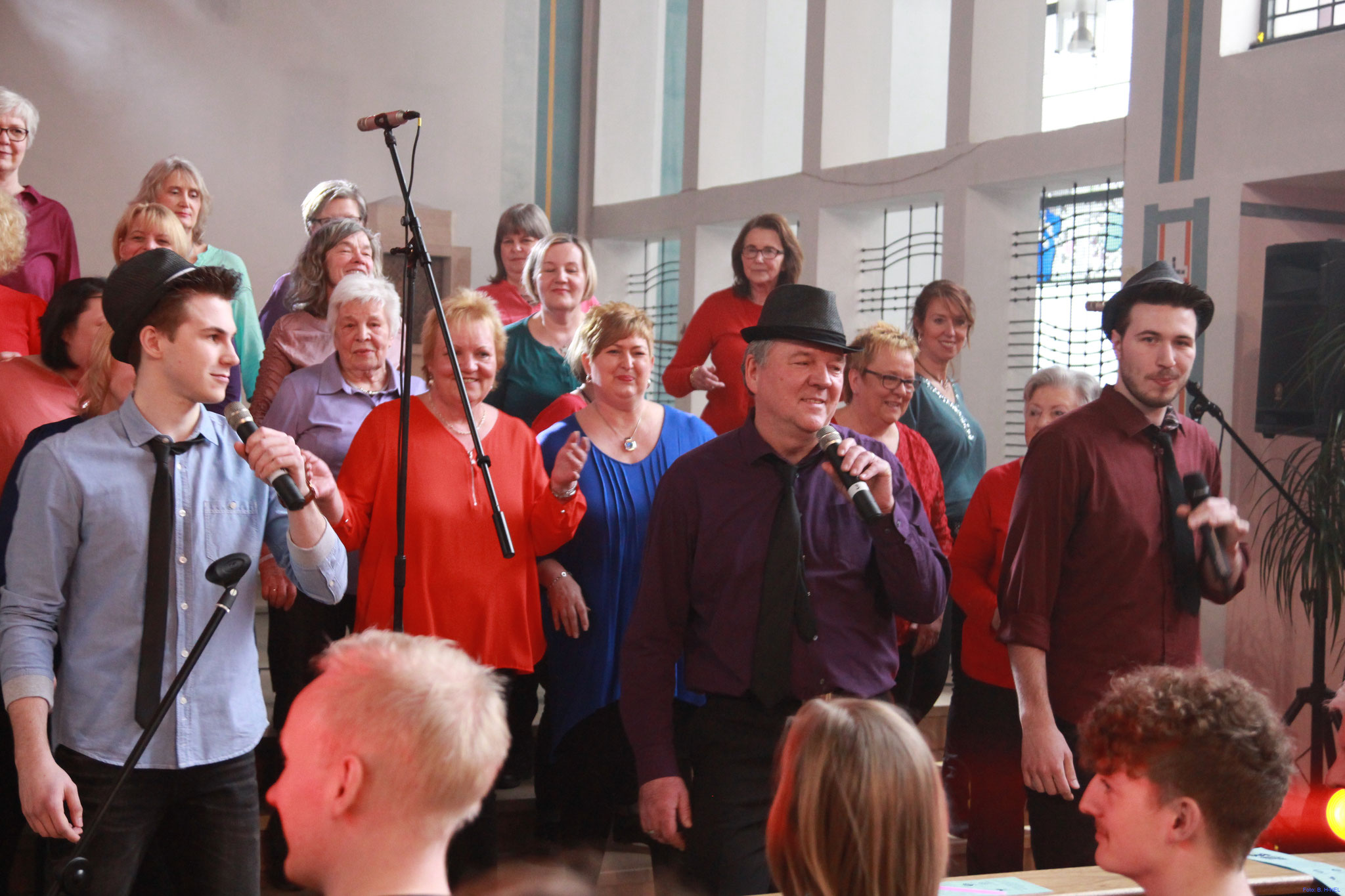 "You Can Leave Your Hat On" - Herz Jesu Kirche