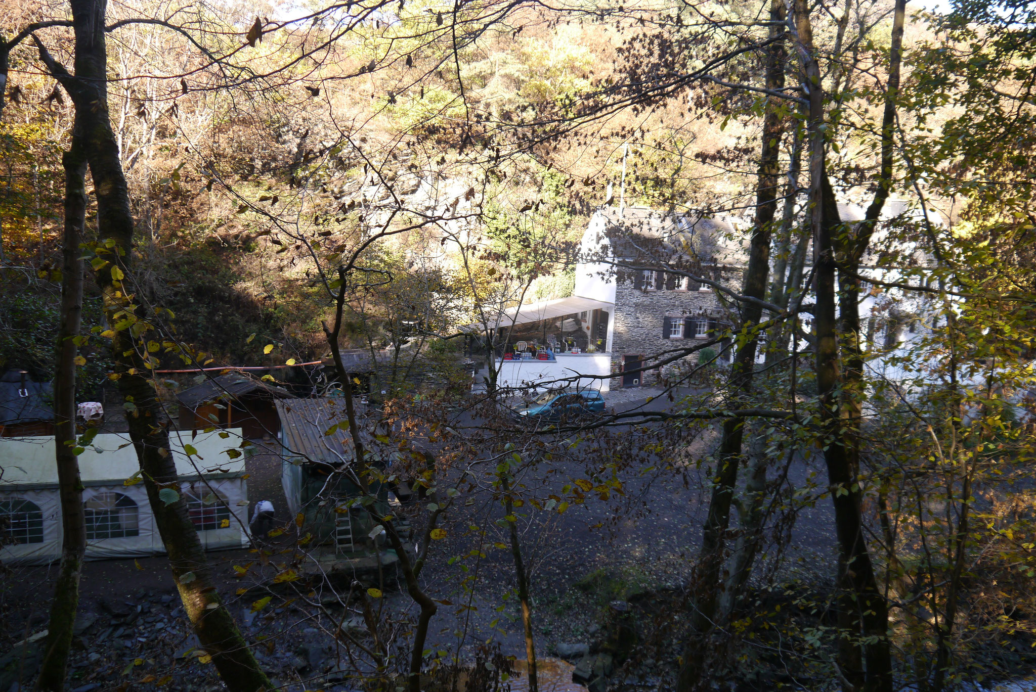 Die Röser Mühle liegt mitten im Wald...