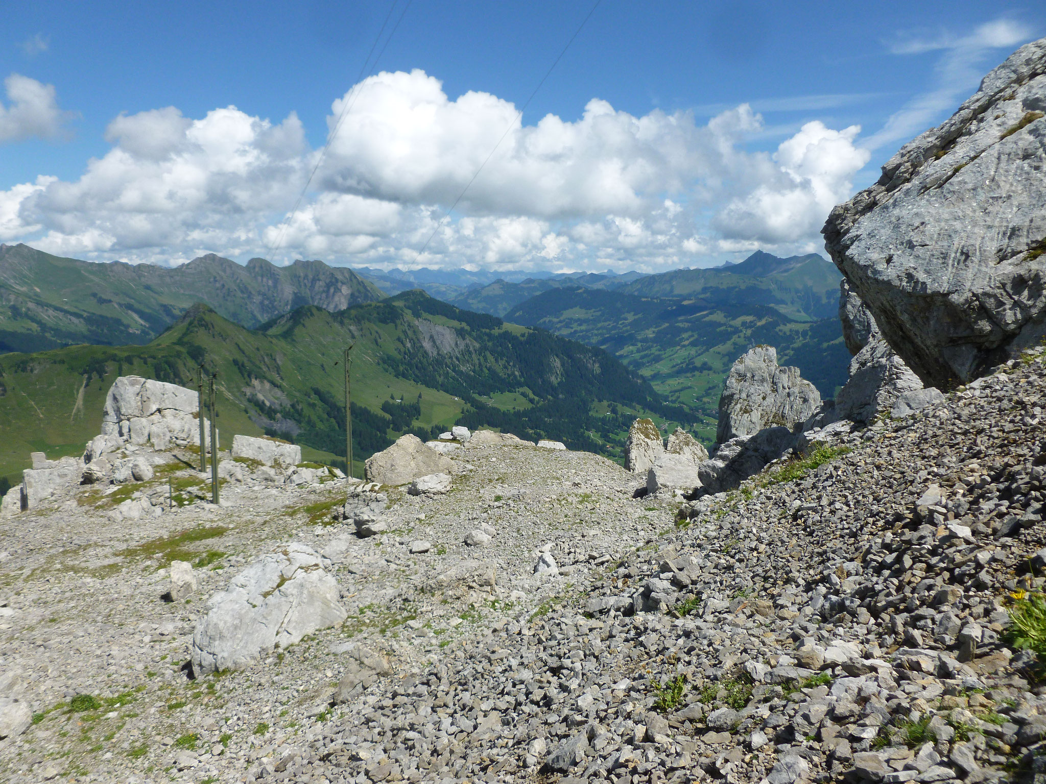 Unter dem Gemskopf. Blick Richtung Berner Alpen.