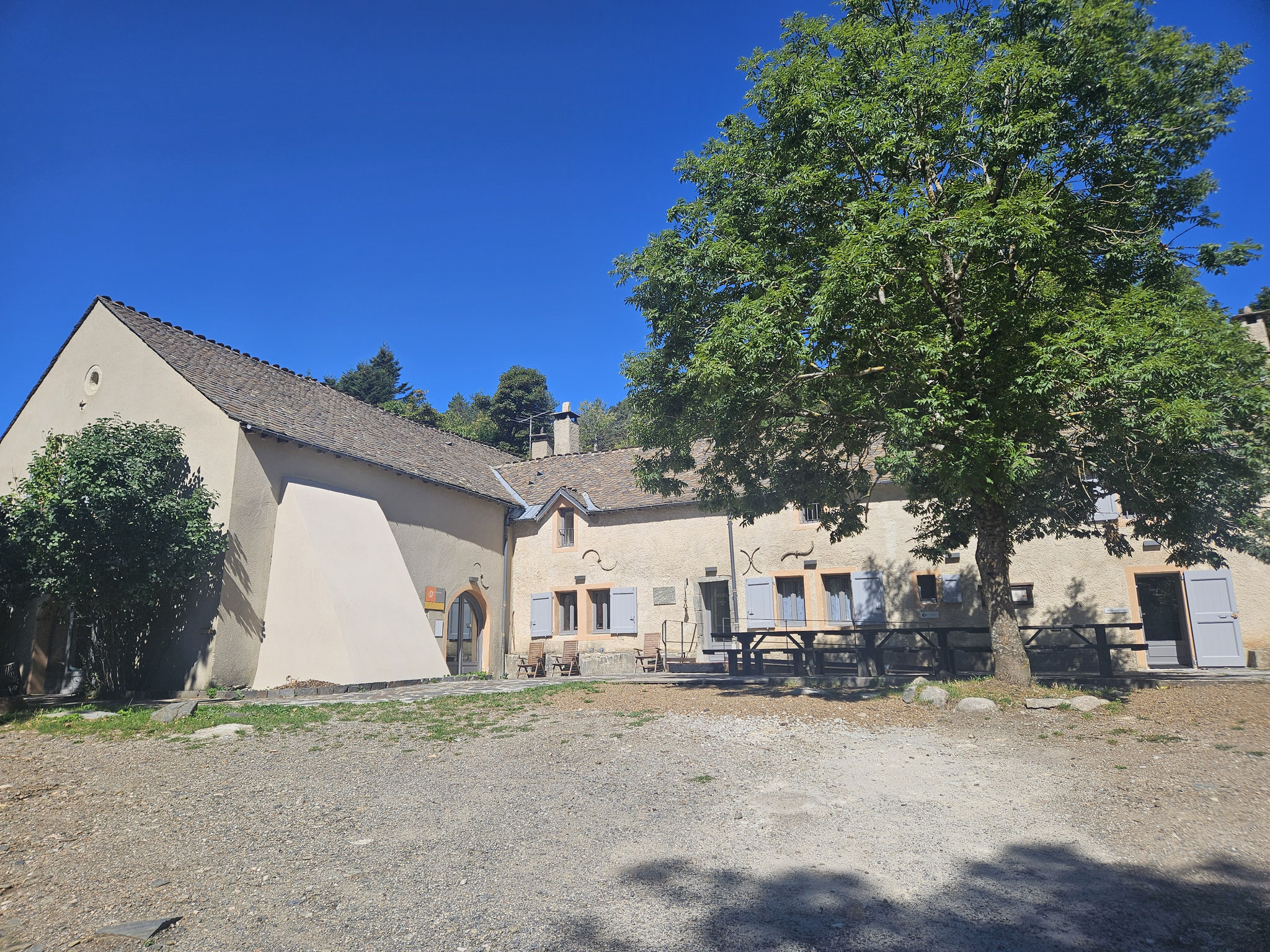 Aire de Côte, Gîte.