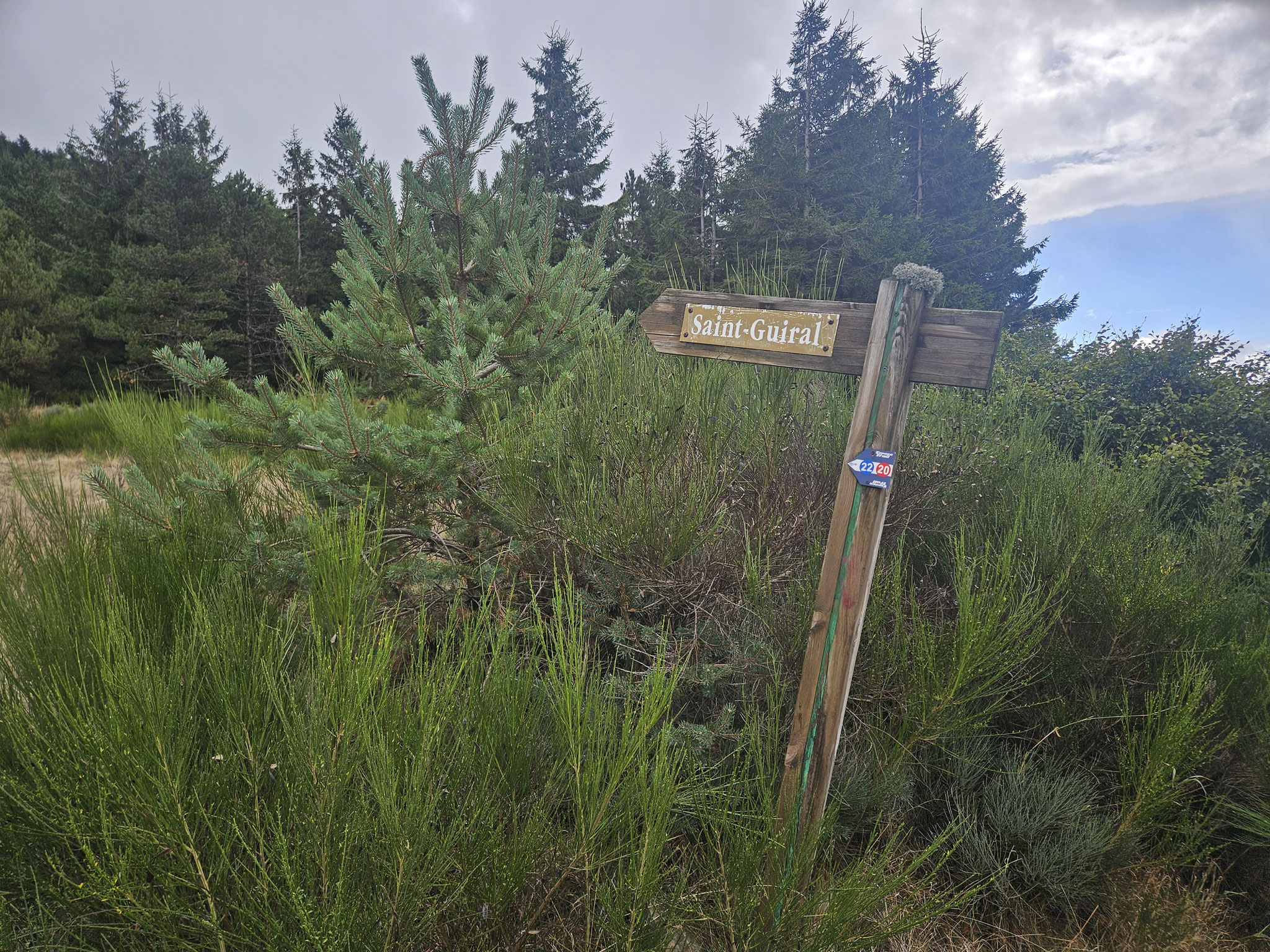 Croix de la Guérite, Beginn des Aufstiegs zum Saint-Guiral.