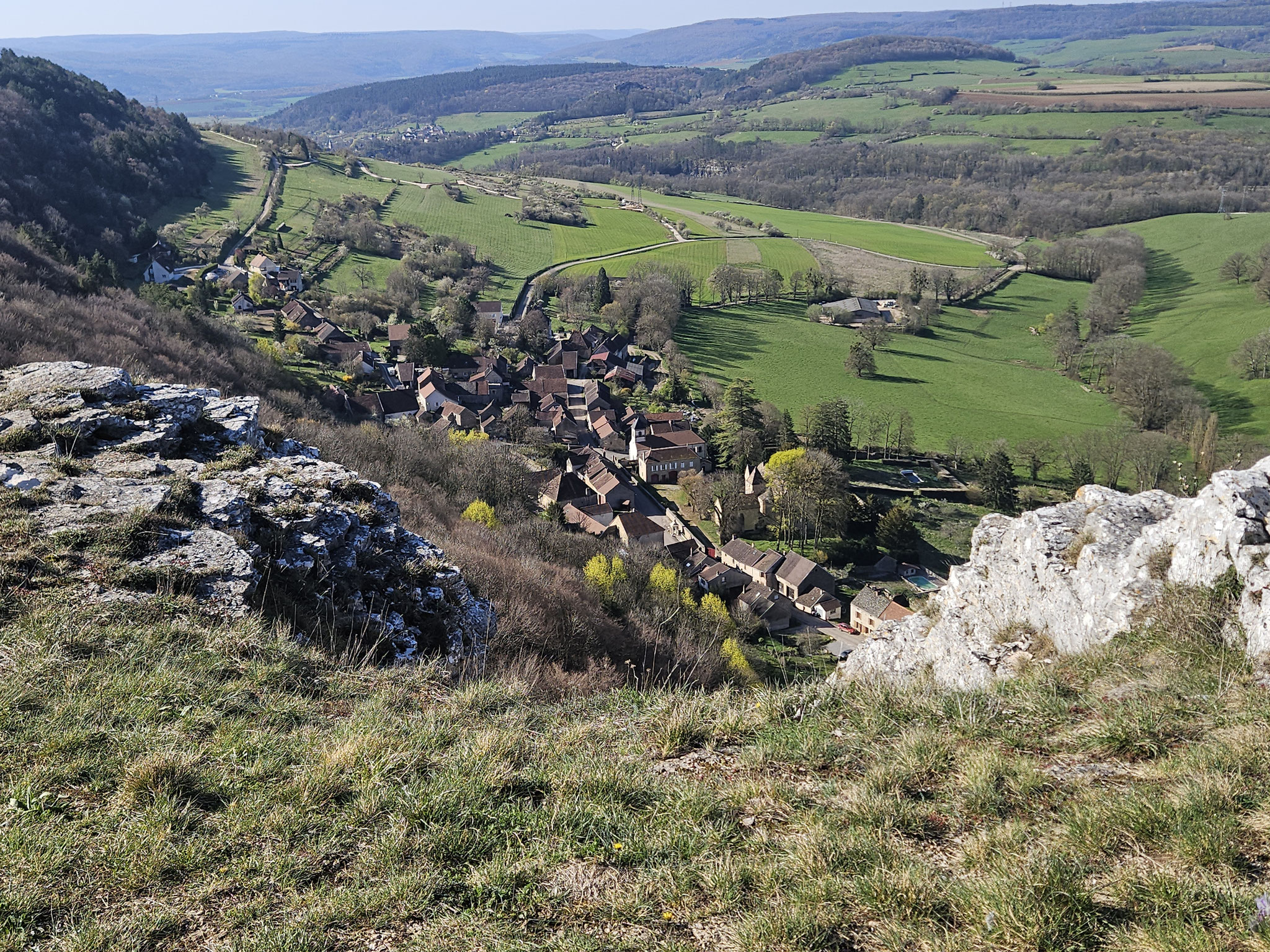 Falaises de Baulme. Blick Richtung Mâlain.
