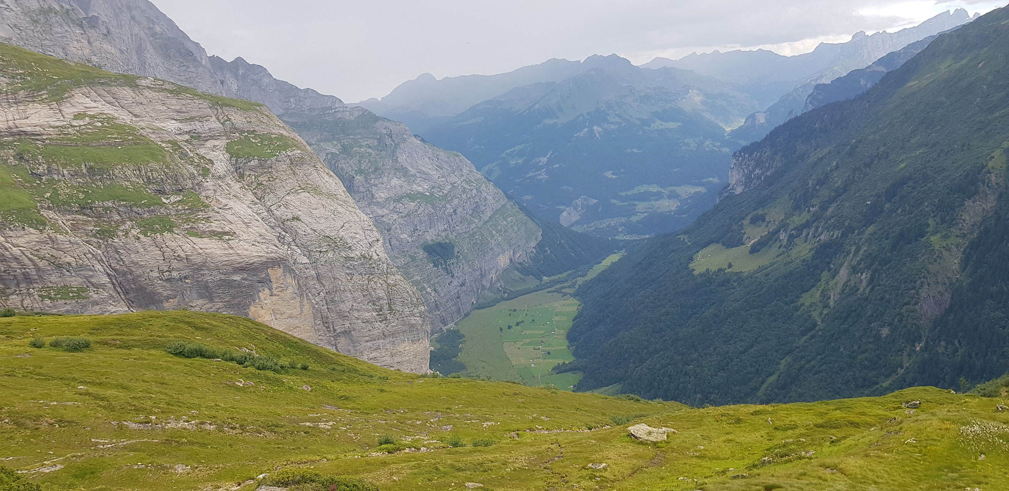 Ob Enzen, Blick ins Urbachtal.