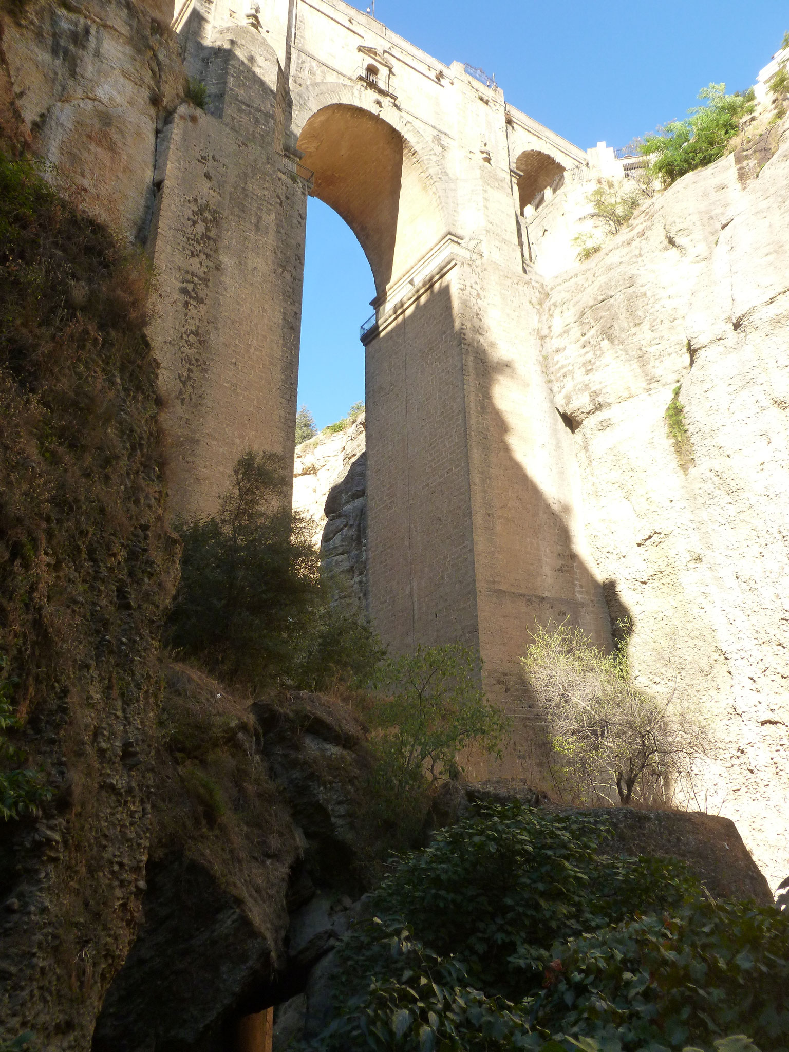 Tajo de Ronda mit Puente Nuevo von Osten.