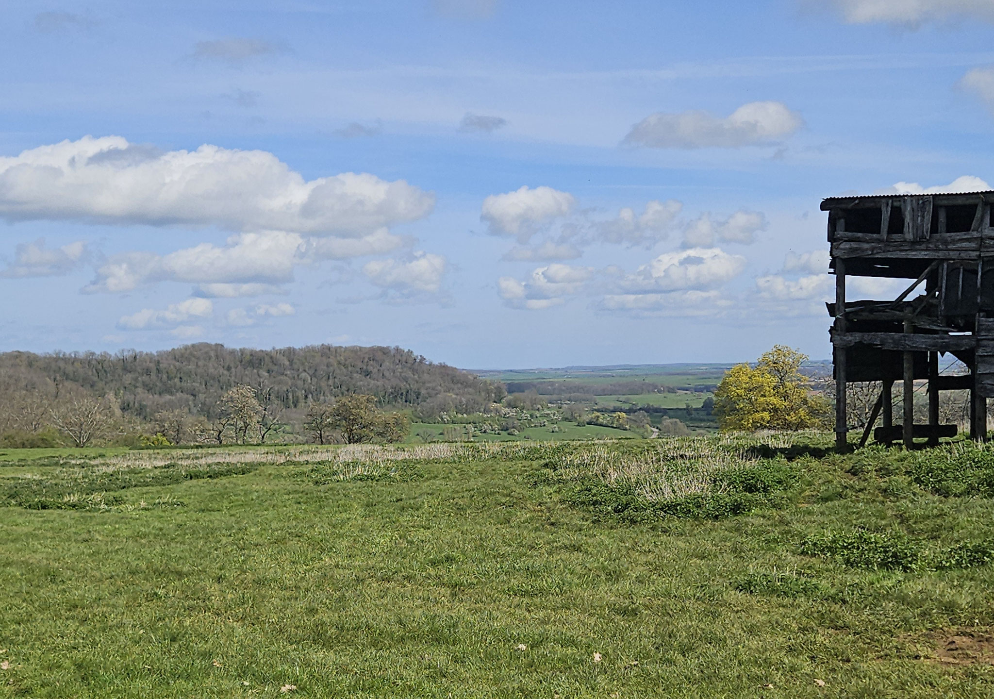 Bei Montlandon. Blick über den Plateaurand (EHWS).