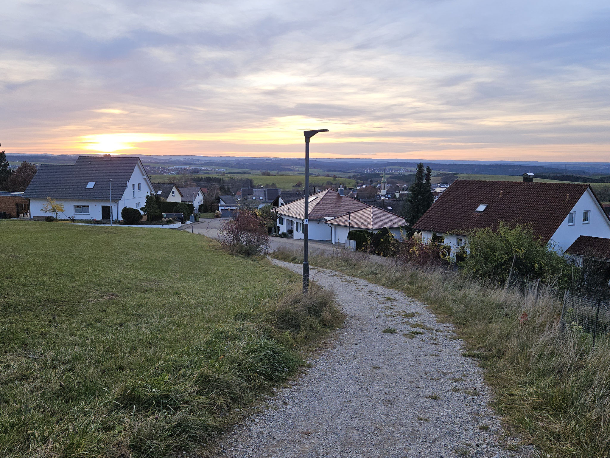 Denkingen. Sonnenuntergang über dem Schwarzwald.