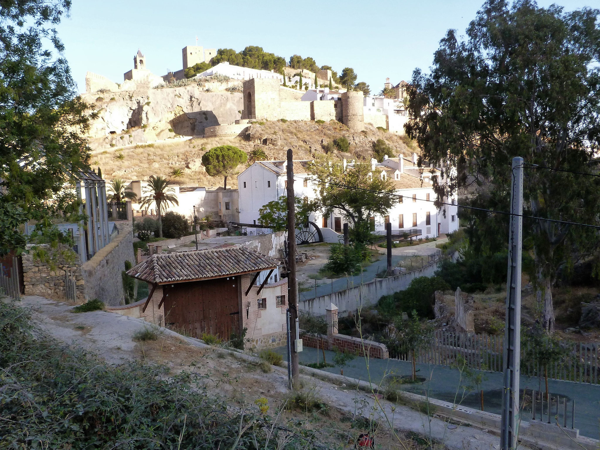 Auszug aus Antequera, Blick zurück auf die Alcazaba.