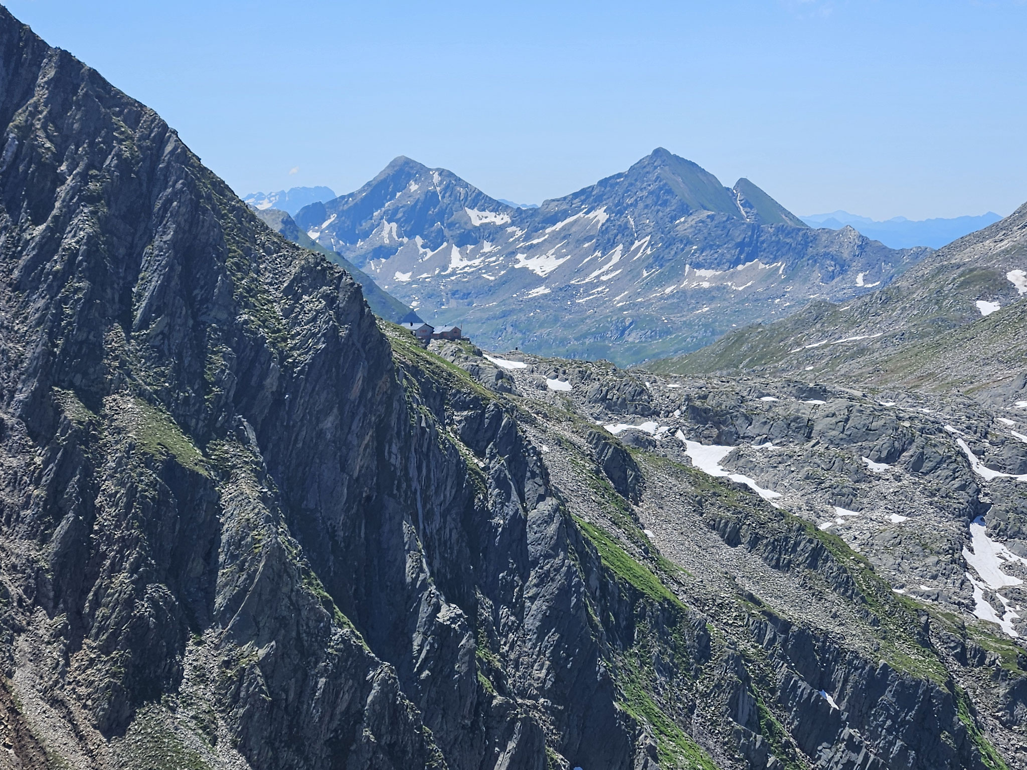 Bornengo-Pass, Zoom zur Cadlimo-Hütte.
