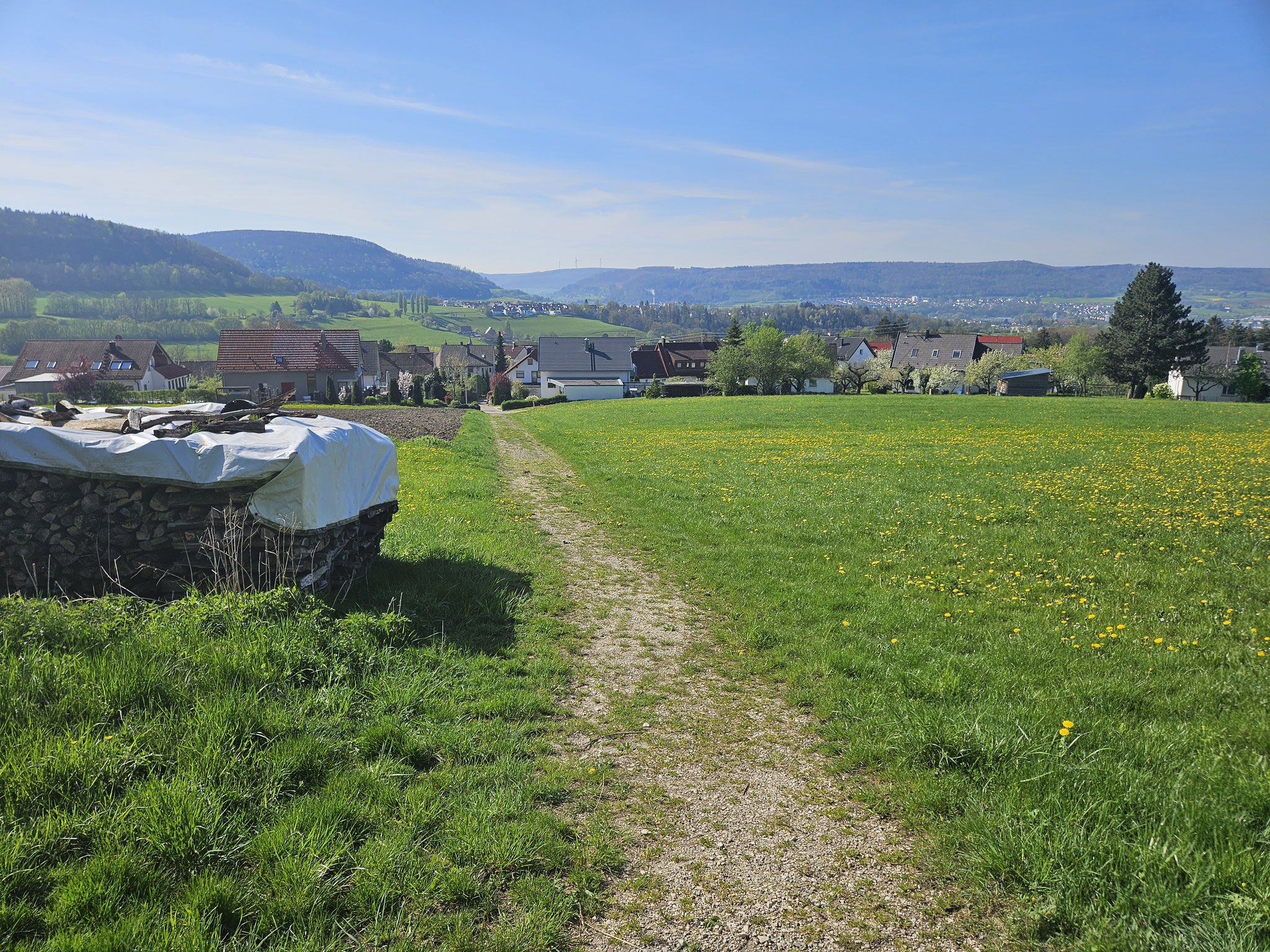 Ob Röthardt, Blick zurück über Aalen auf Albuch und ins Kochtertal.