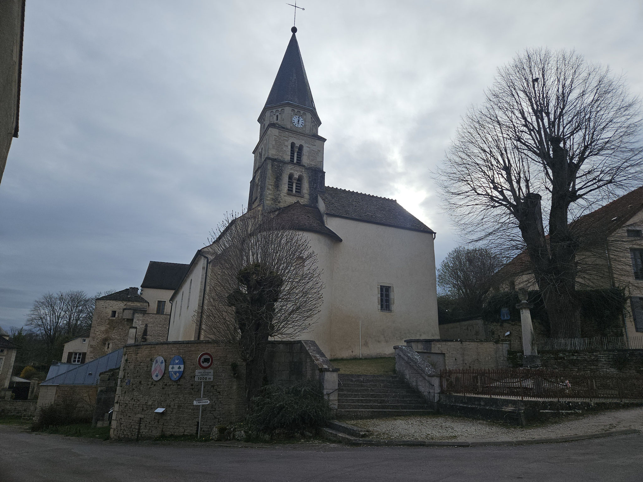Salives, Kirche.