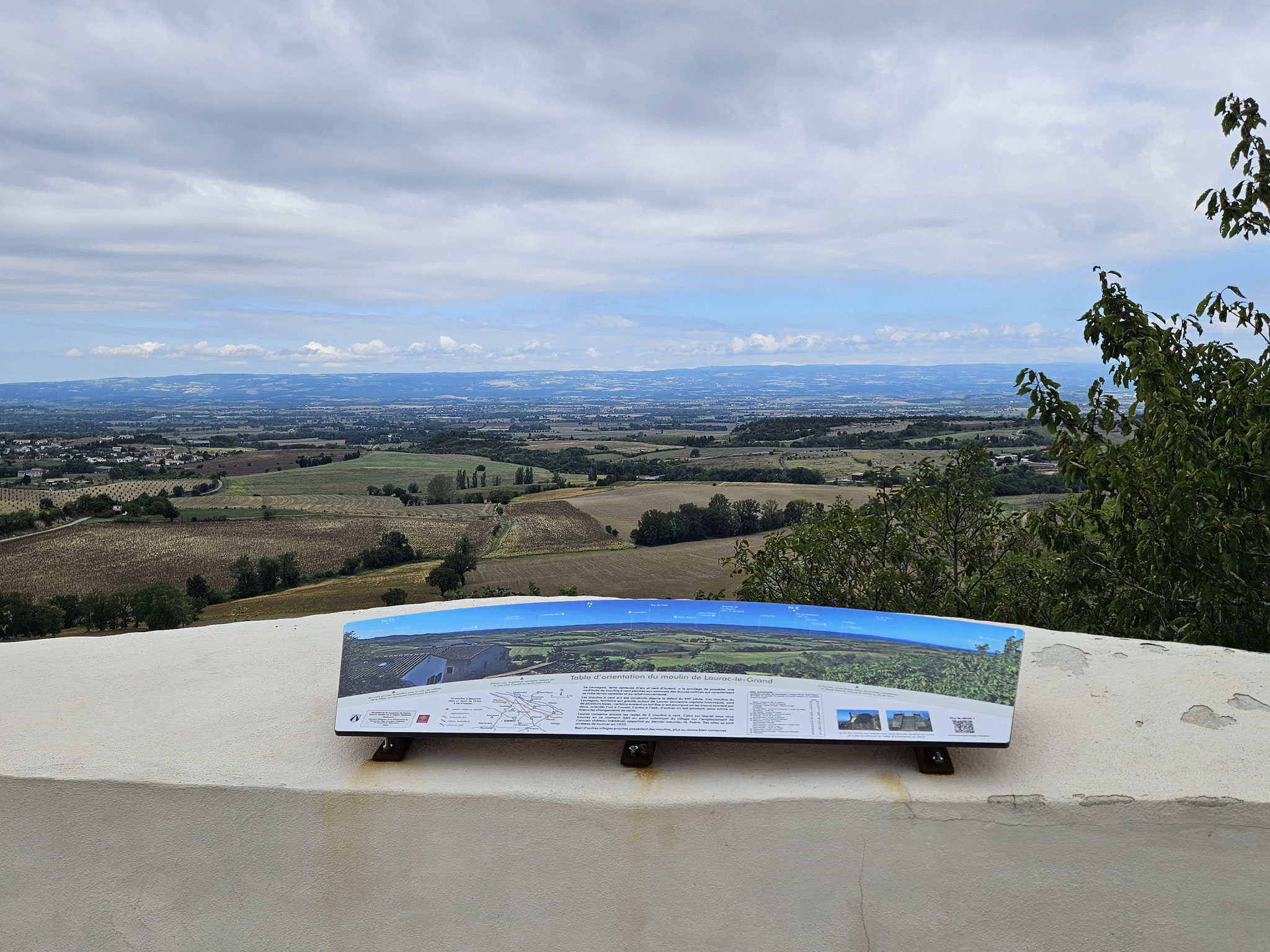 Aussichtspunkt in Laurac-le-Grand.