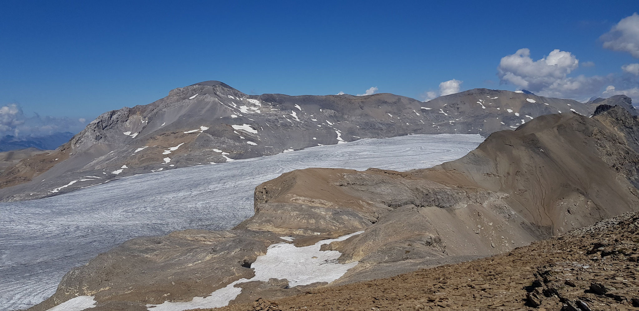 Plaine Morte-Gletscher vor Wildstrubelmassiv.