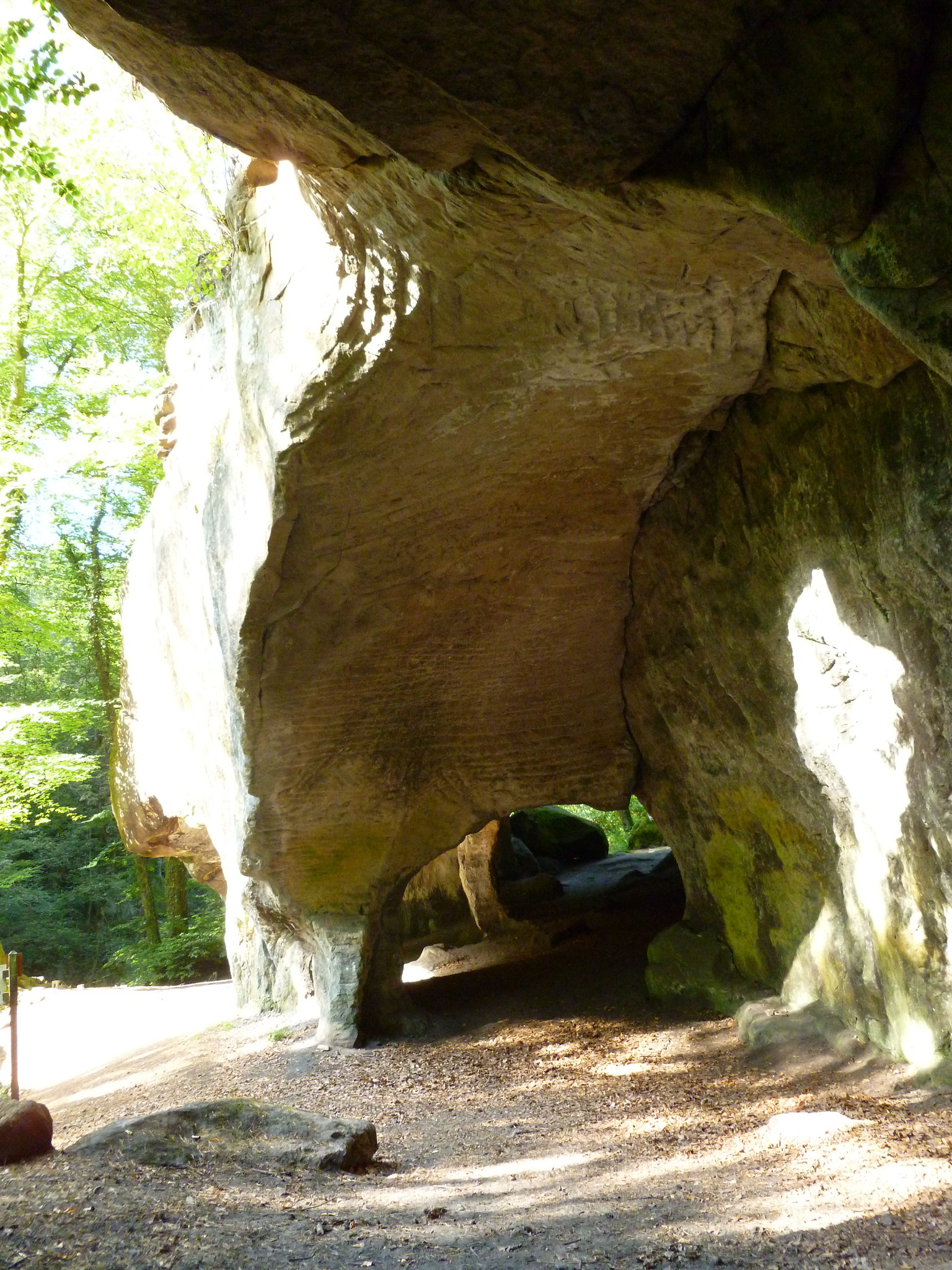 Houllay. "Römerhöhle" vor Berdorf.