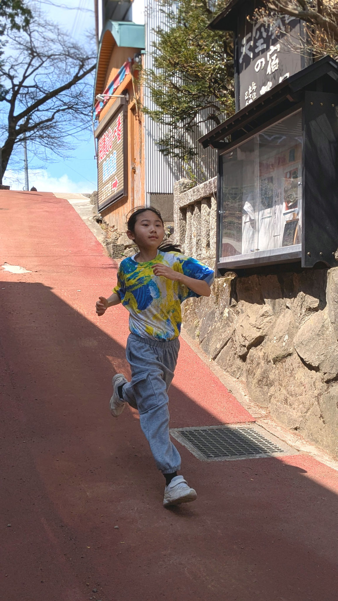 商店街は坂道ランの一部です