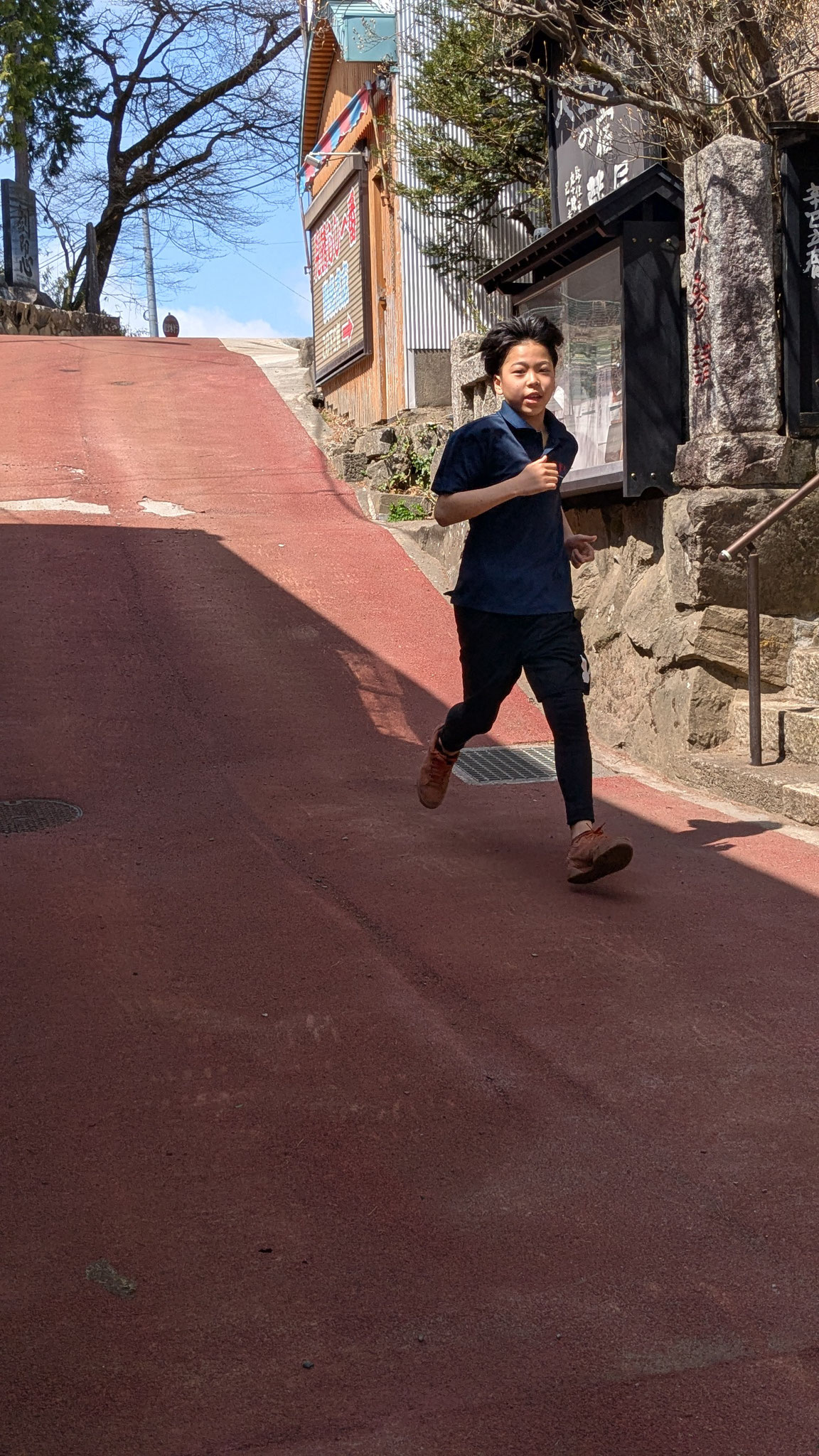 商店街は坂道ランの一部です
