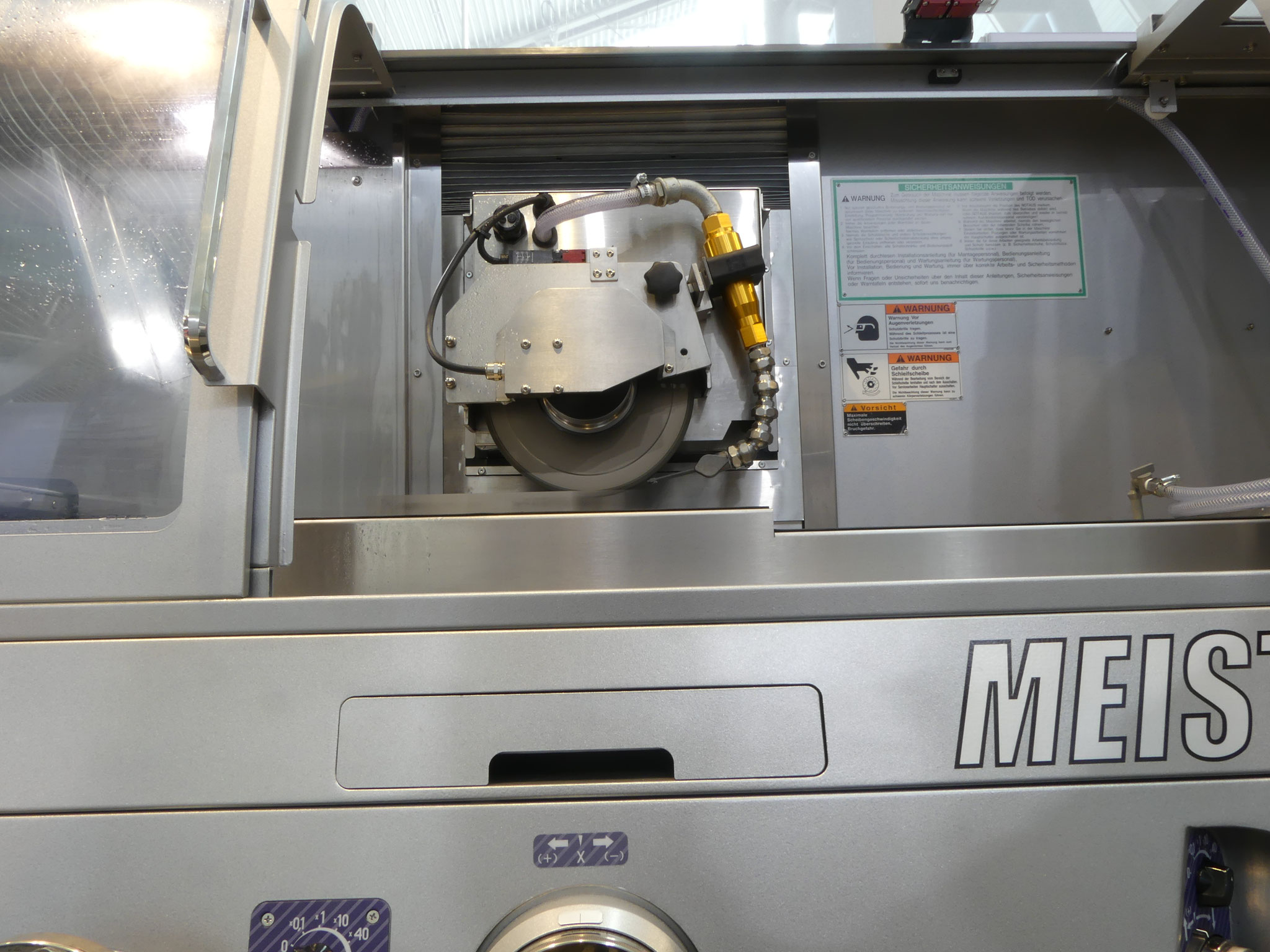 Amada Meister G3 Schleifscheiben Kühlung