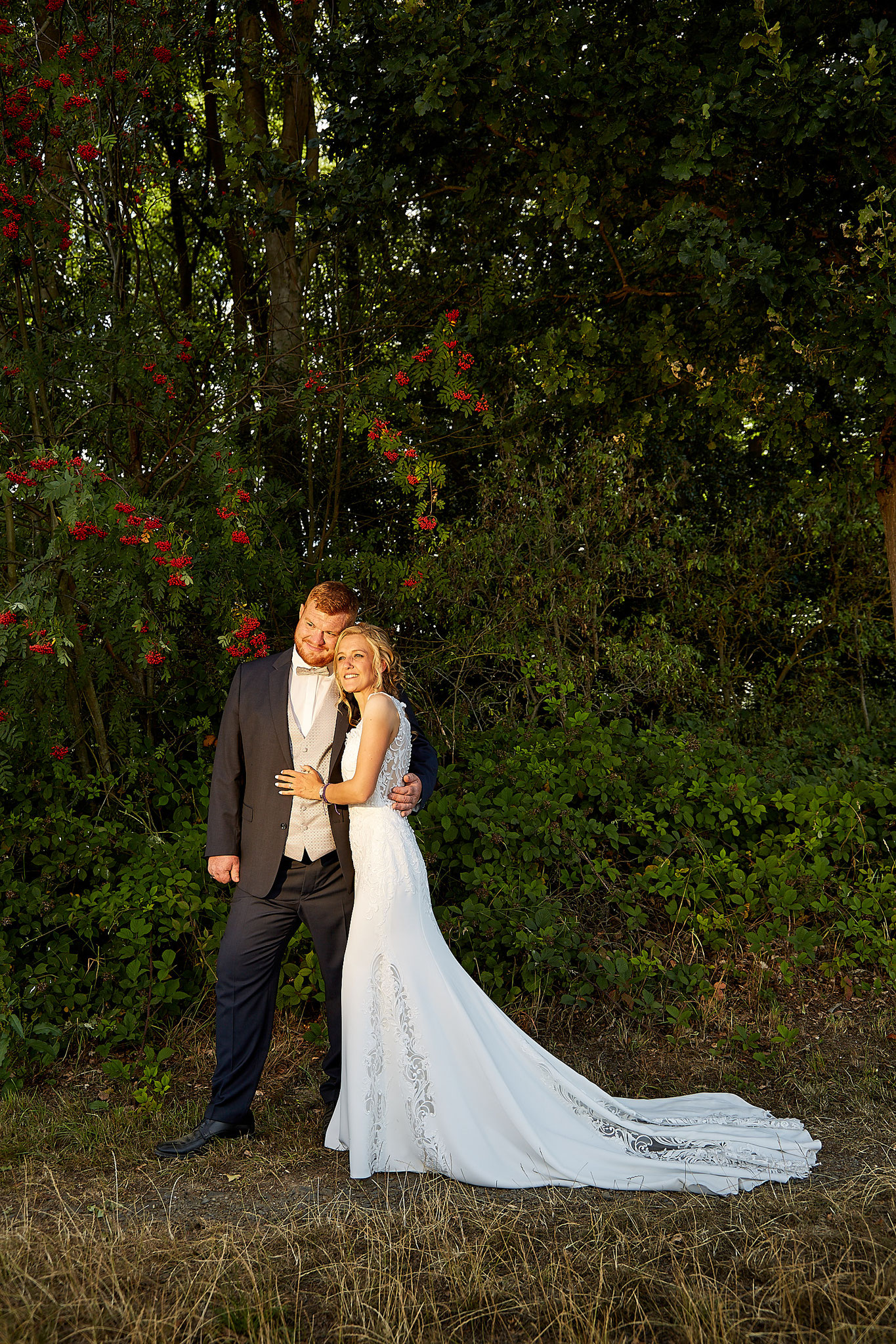Brautpaar ist verliebt - Hochzeitsfotograf Wiesbaden