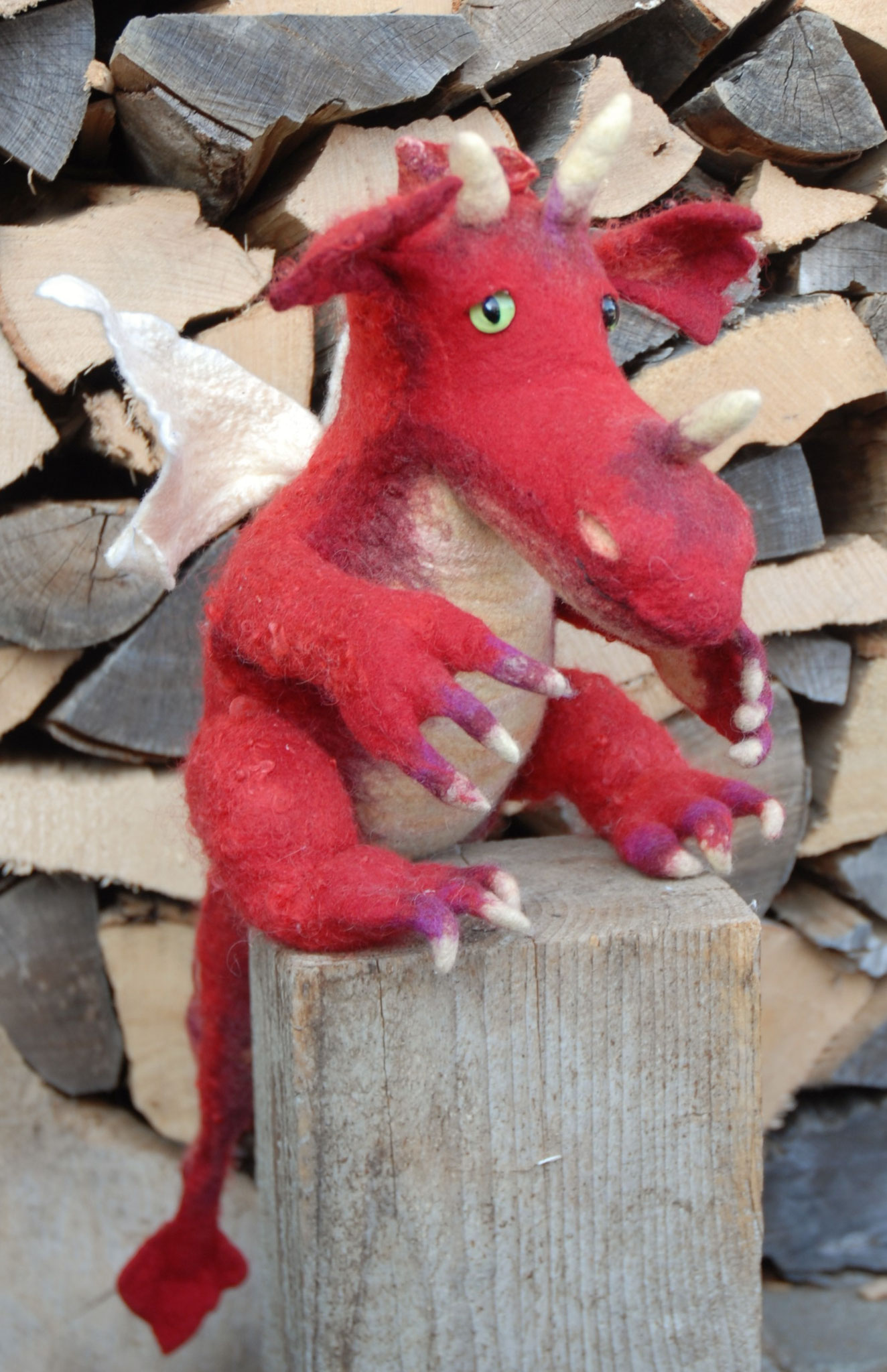 Drache gross sitzend ca. 25 cm Nr.2