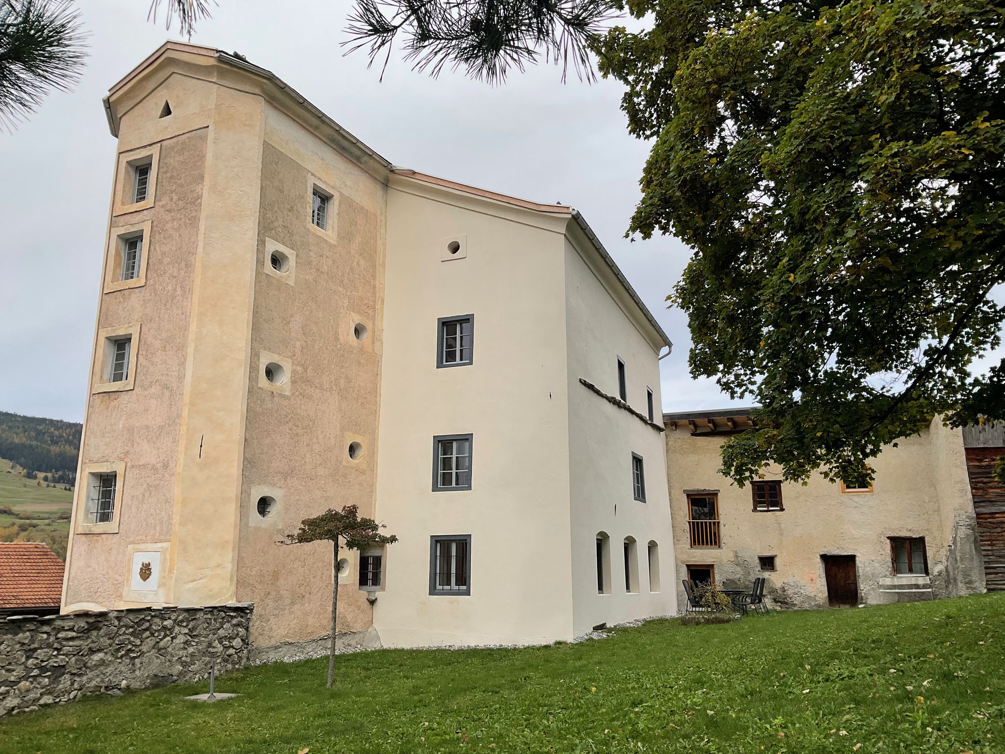 Oberes Scarpatetti Haus mit dem von uns restaurierten Treppenturm 