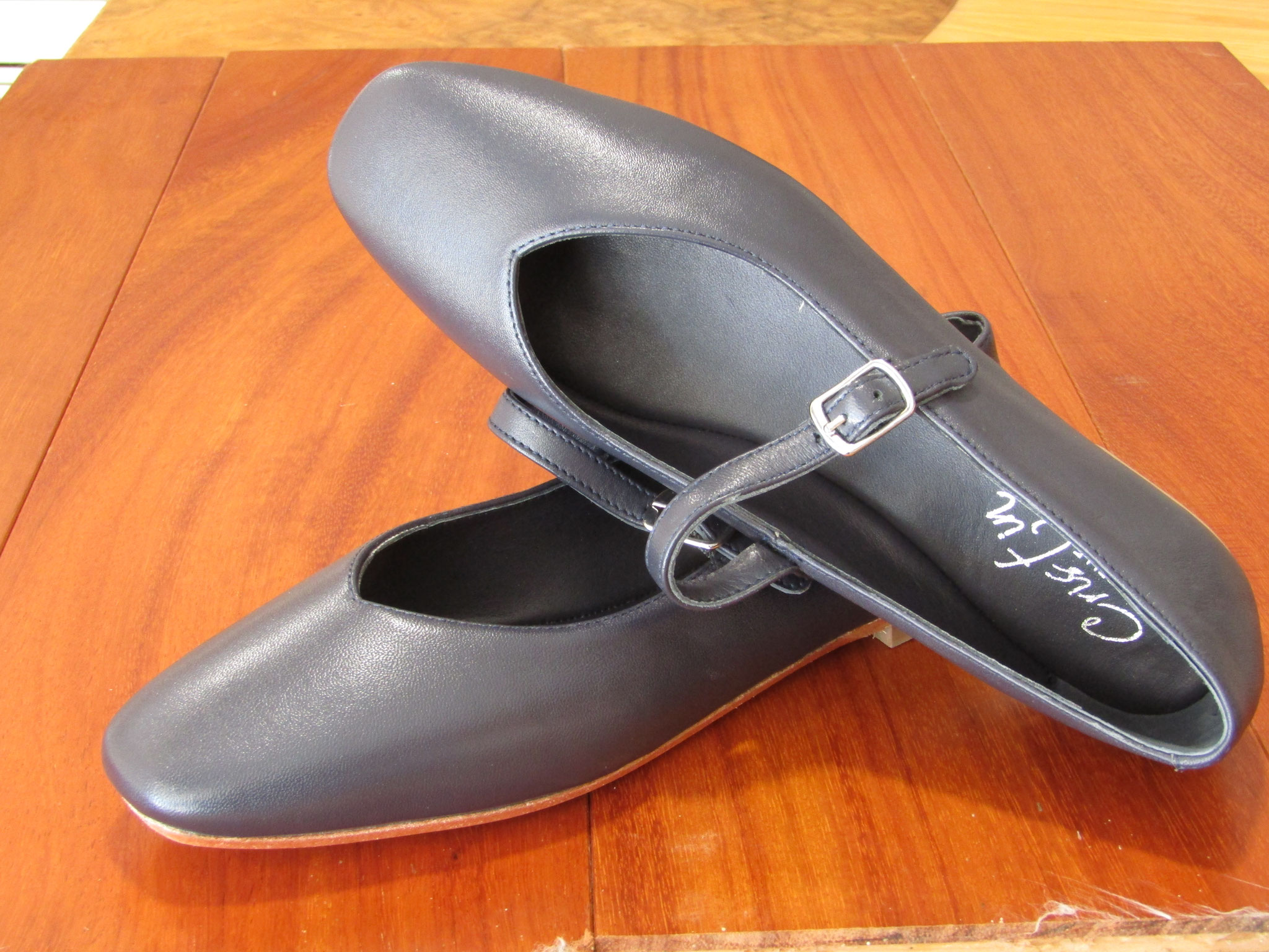 Ballerina in morbida pelle blu scuro soletto imbottito f.do cuoio