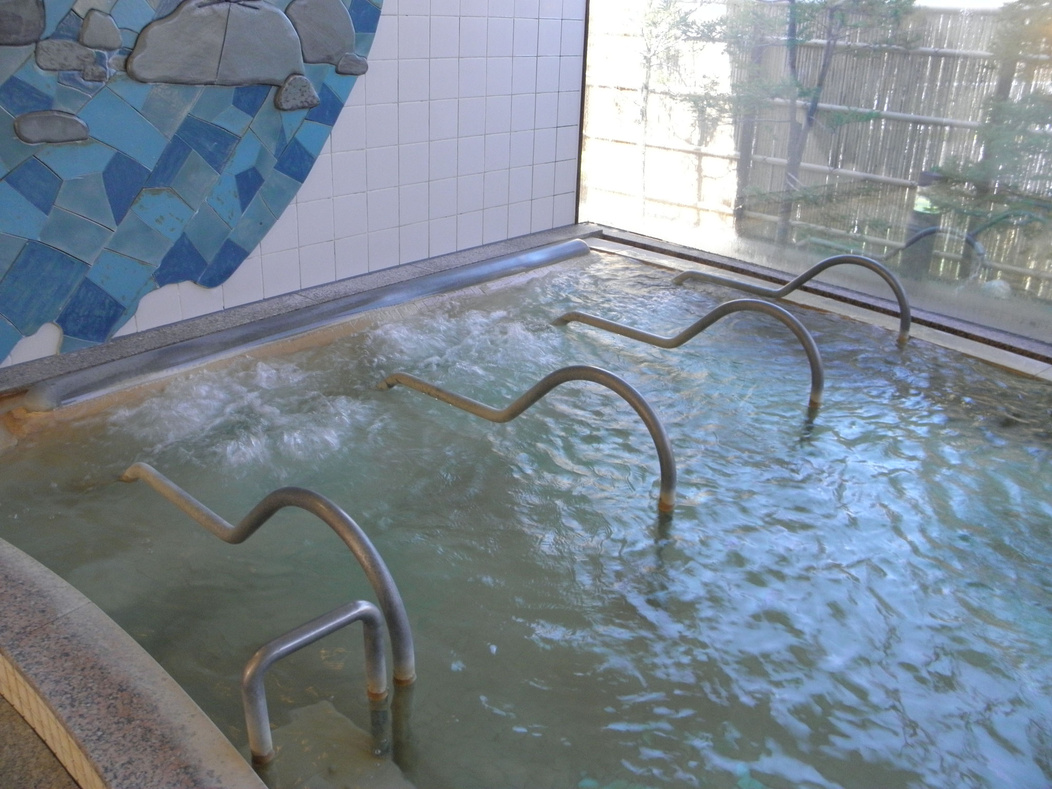 泉温泉健康センター 公式 山梨県北杜市大泉町の天然温泉 泉温泉健康センター