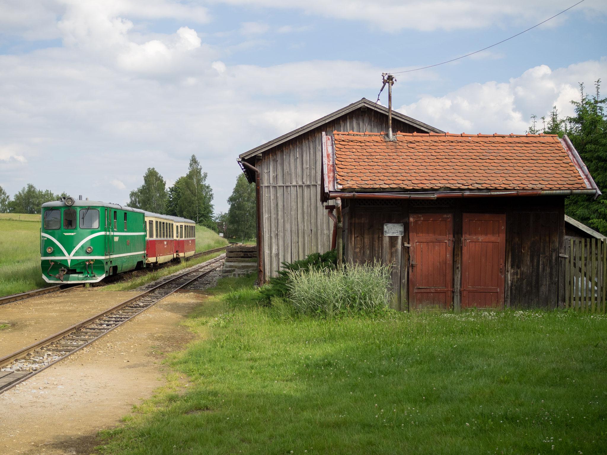 Einfahrt T47.005 in Vcelnicka