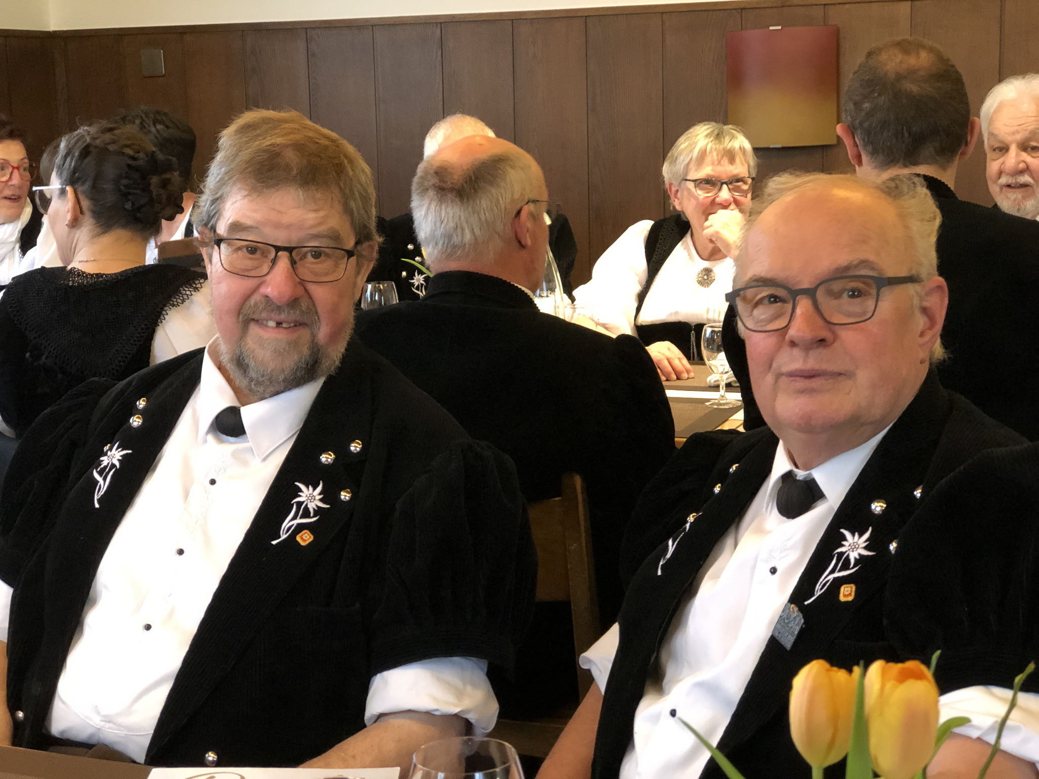 Einladung unserer Ehrenveteranen zum Mittagessen...