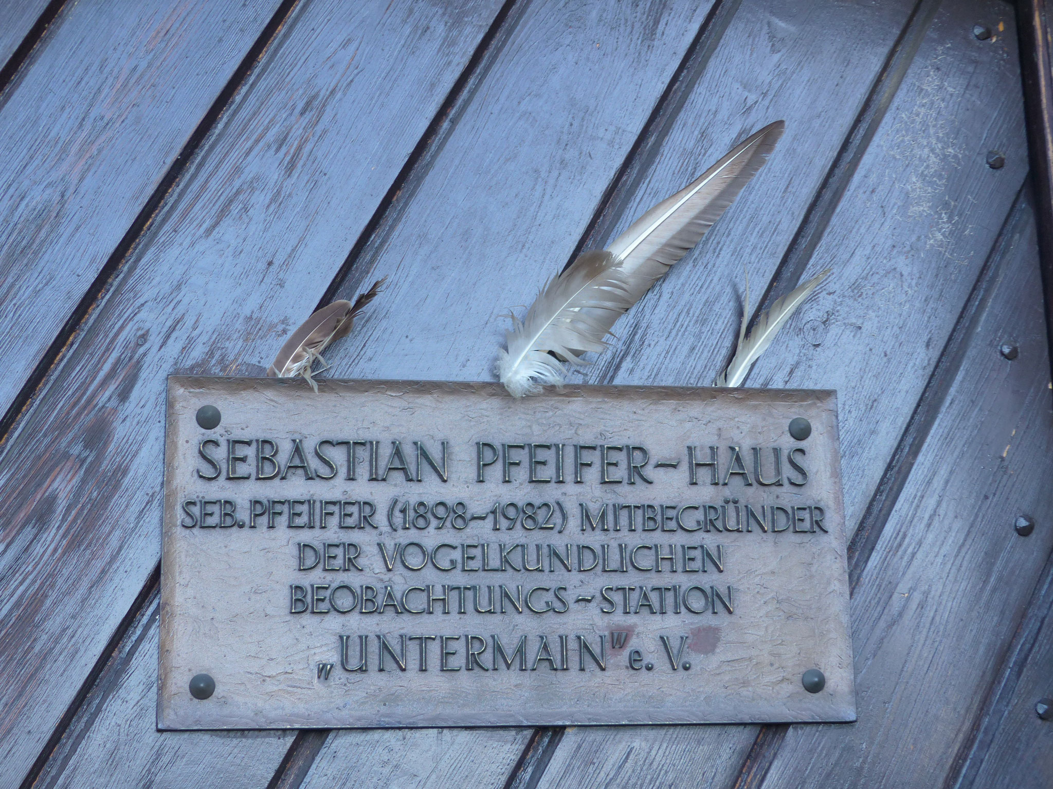 Die Exkursion führte zum Sebastian-Pfeifer-Haus. der Beringungsstation „Vogelkundliche Beobachtungsstation Untermain e.V.“.