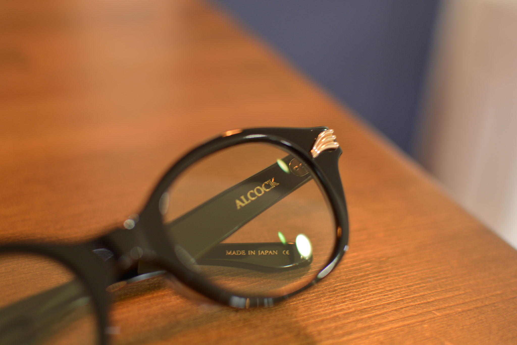 フレーム：GROOVER ALCOCK  レンズ：Ito Lens 1.60薄型非球面カラーレンズ