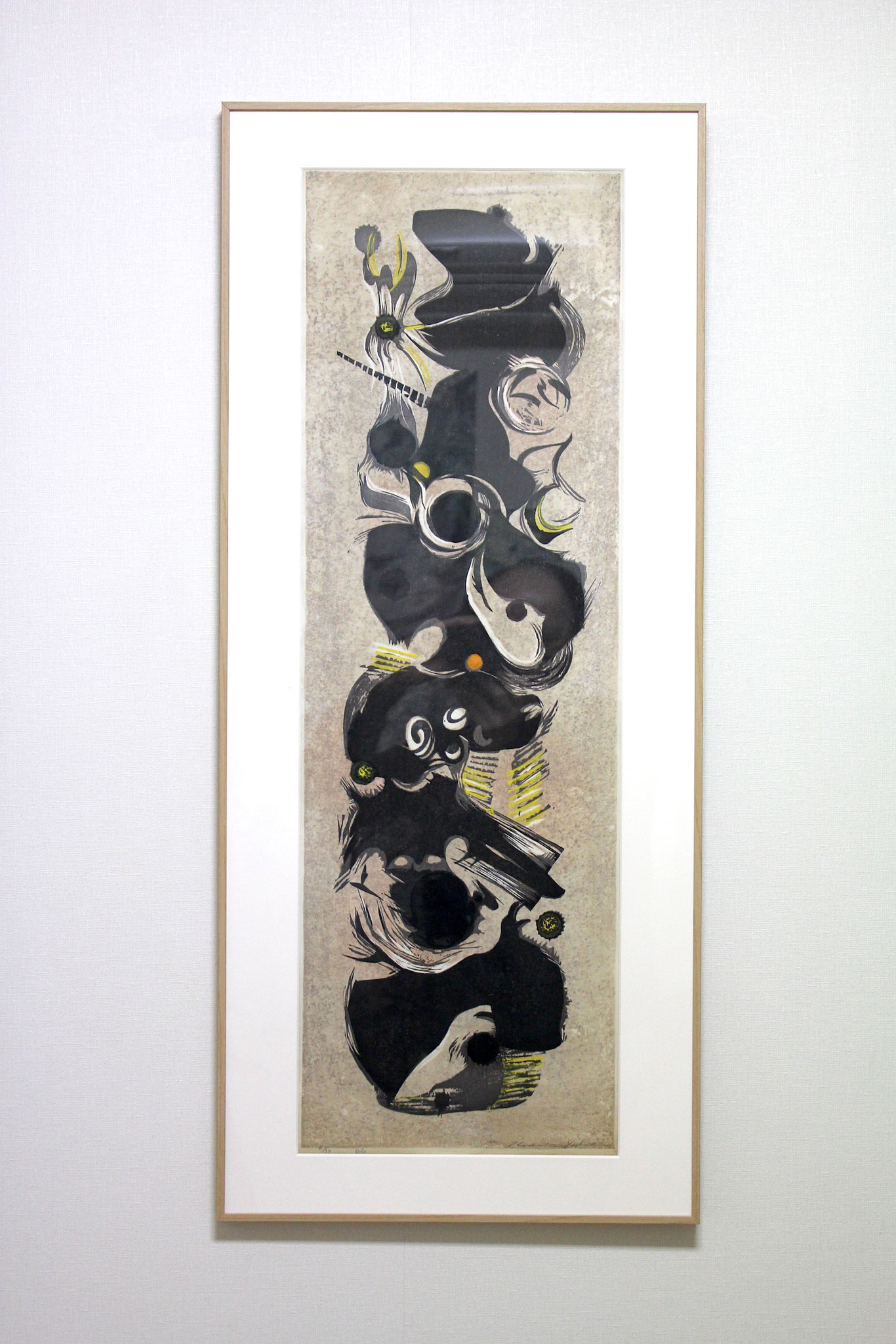 Hodaka Yoshida   /  吉田穂高　ポール（柱）　木版画、紙　　　　　世界的な版画家。東京都出身。洋画家・吉田博の次男であり、吉田遠志の弟である。日本美術家連盟理事、日本版画協会理事などを務めた。 なお、穂高が伝えた「吉田博旧蔵不同舎資料」は、府中市美術館に所蔵されている。