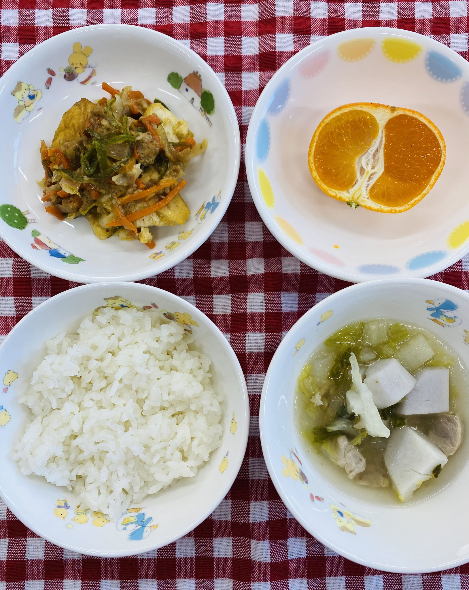 1/26　ご飯　冬野菜の鍋風煮　厚揚げのみそいため　みかん