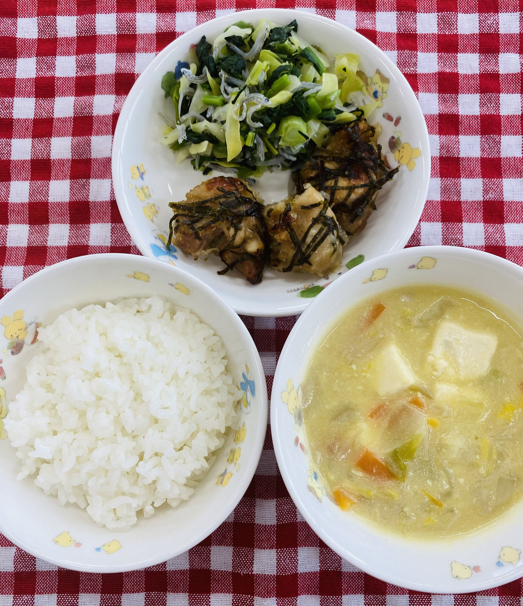 2/27　ご飯  豆腐のシチュー  鶏ののり焼き  小松菜のしらすサラダ