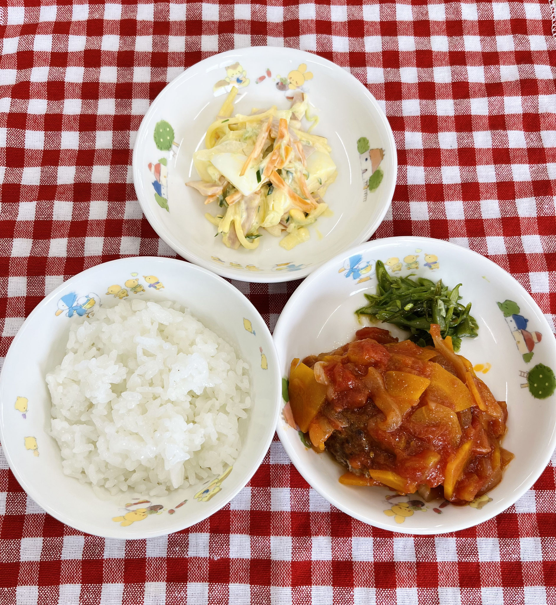 6/26　ご飯　トマトソースハンバーグ　いんげんのソテー　スパゲティサラダ