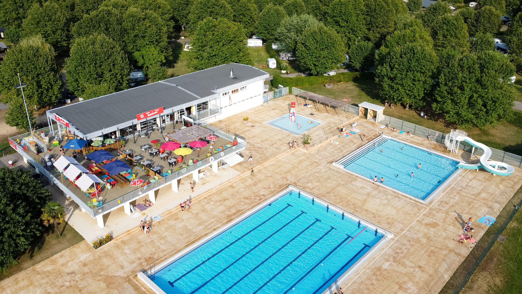 Camping avec Piscine et toboggan