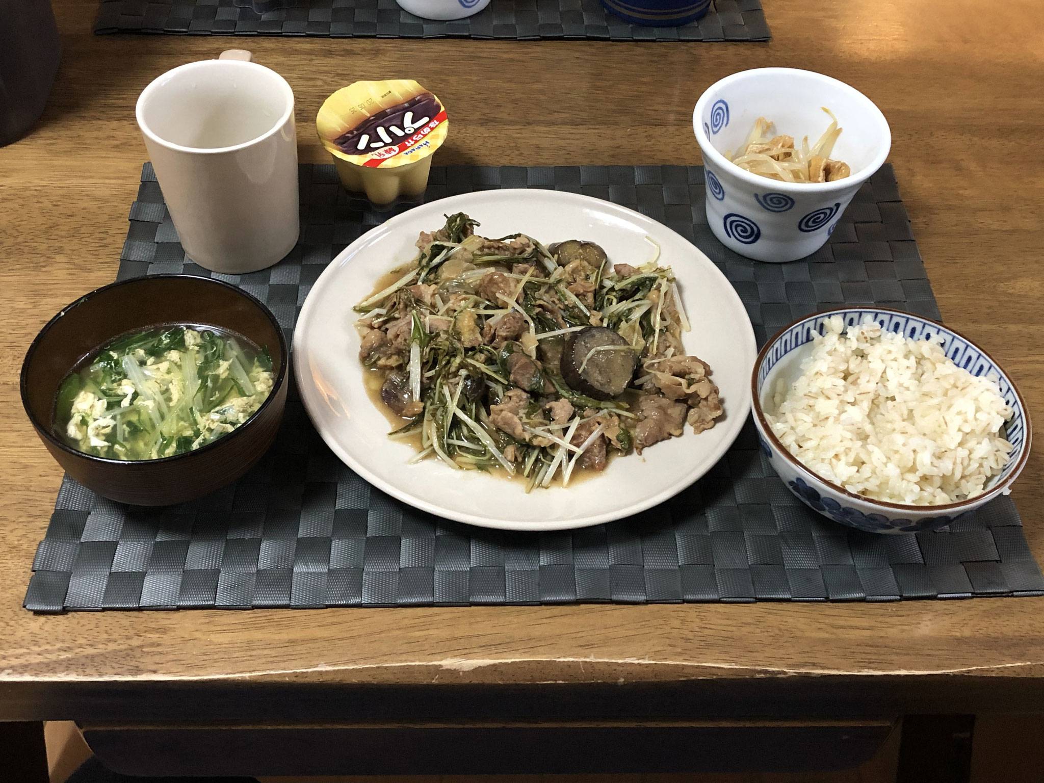 5月14日木曜日、Ohana夕食「なすと水菜の甘酢生姜炒め、もやしのナムル、たまごと水菜の中華スープ、プリン」