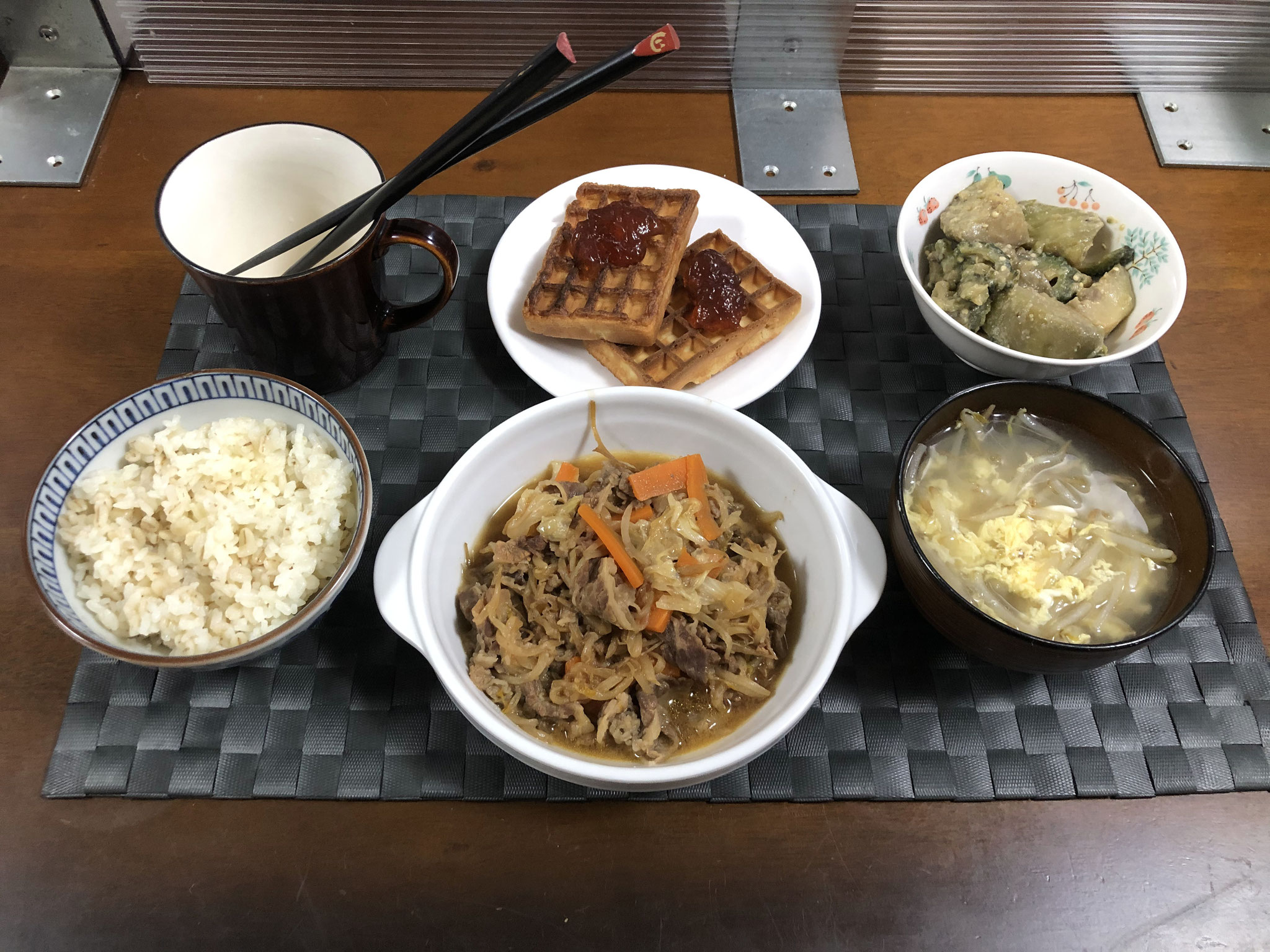 8月29日日曜日、Ohana夕食「プルコギ、茄子とゴーヤの味噌だし炒め、中華スープ、ワッフル」
