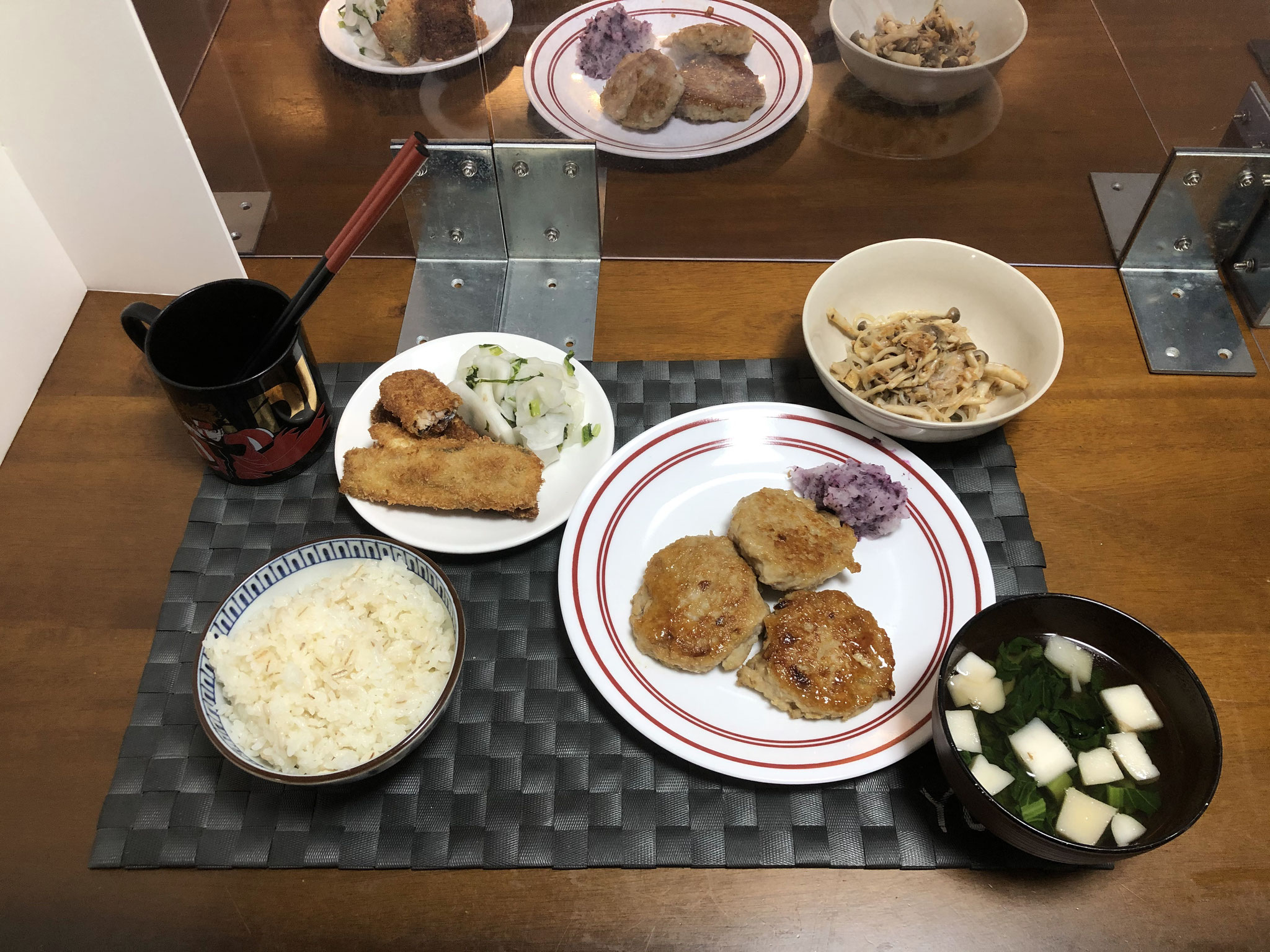 11月6日金曜日、Ohana夕食「鶏ひき肉とレンコンのつみれ、いわしの揚げ物、ぶなしめじとしらたきとシーチキンの煮物、おすいもの」