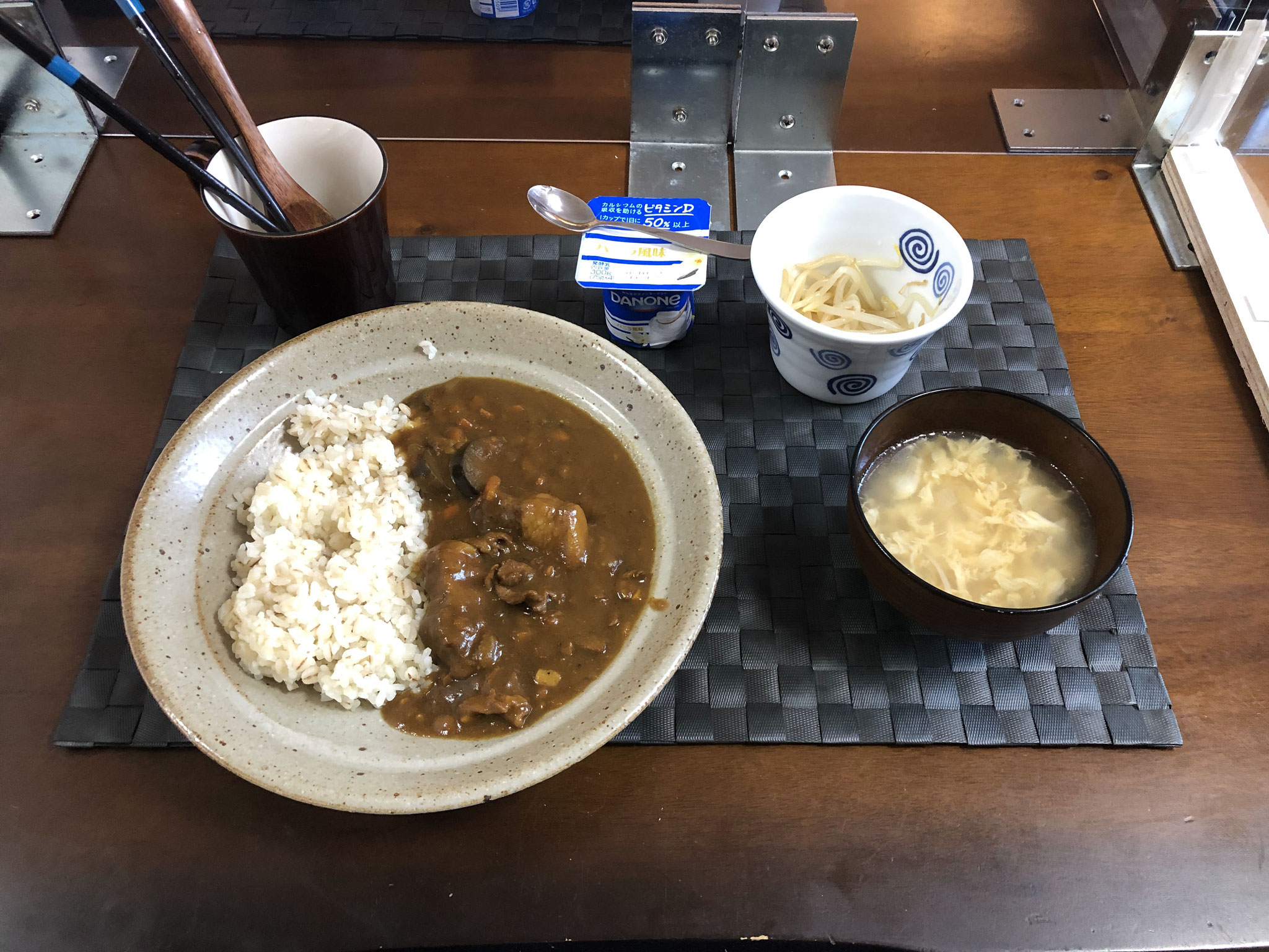 9月28日月曜日、Ohana朝食「カレーライス、たまごスープ、もやしナムル、ヨーグルト」