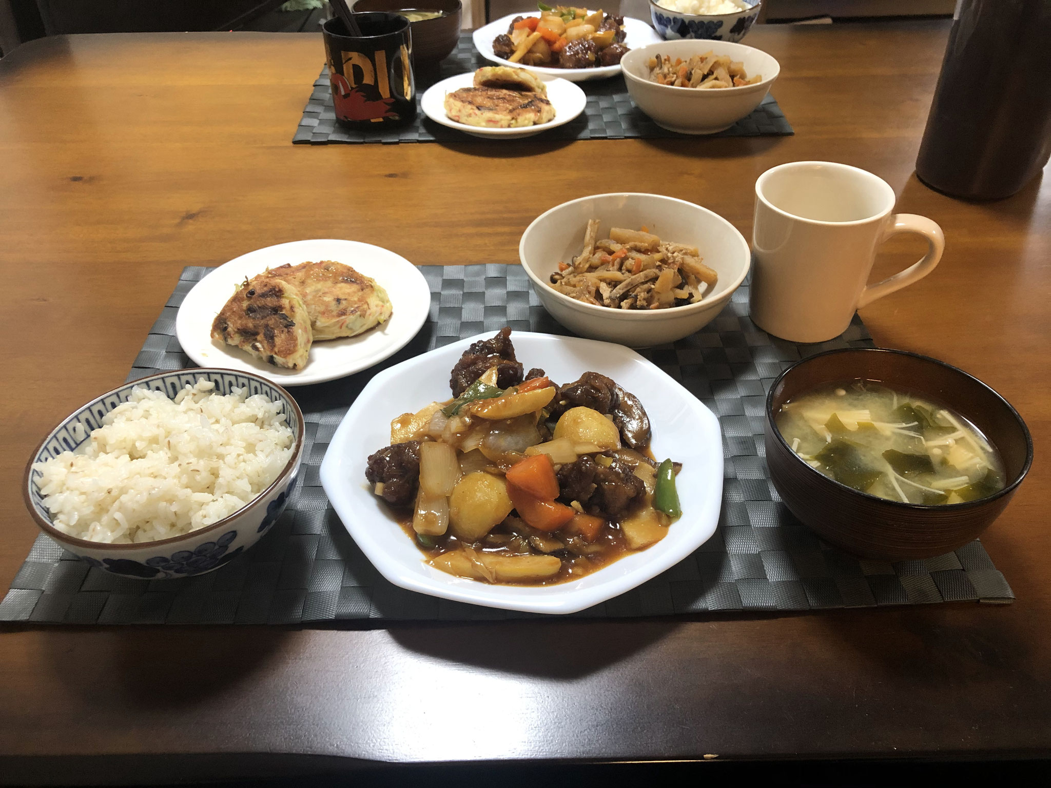 4月29日水曜日Ohana夕食「酢豚、豆腐ハンバーグ、みそ汁（えのき、ワカメ）、切り干し大根の煮物」