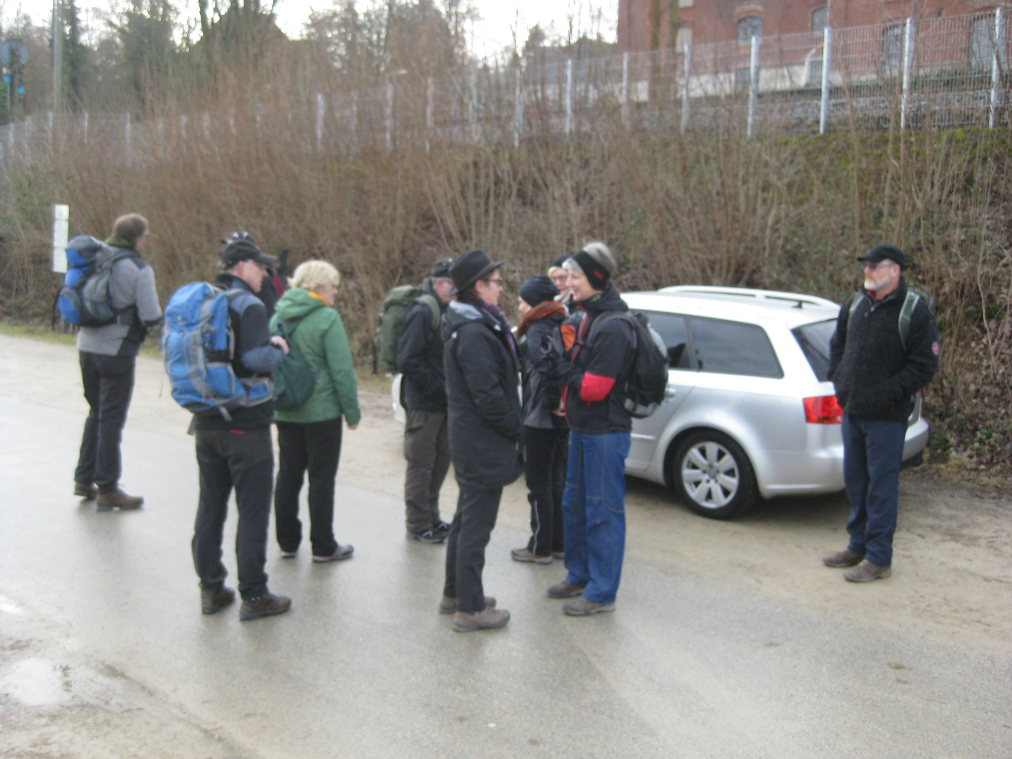 Wir trafen uns an der Weser und hatten zuerst Asphalt unter den Schuhen