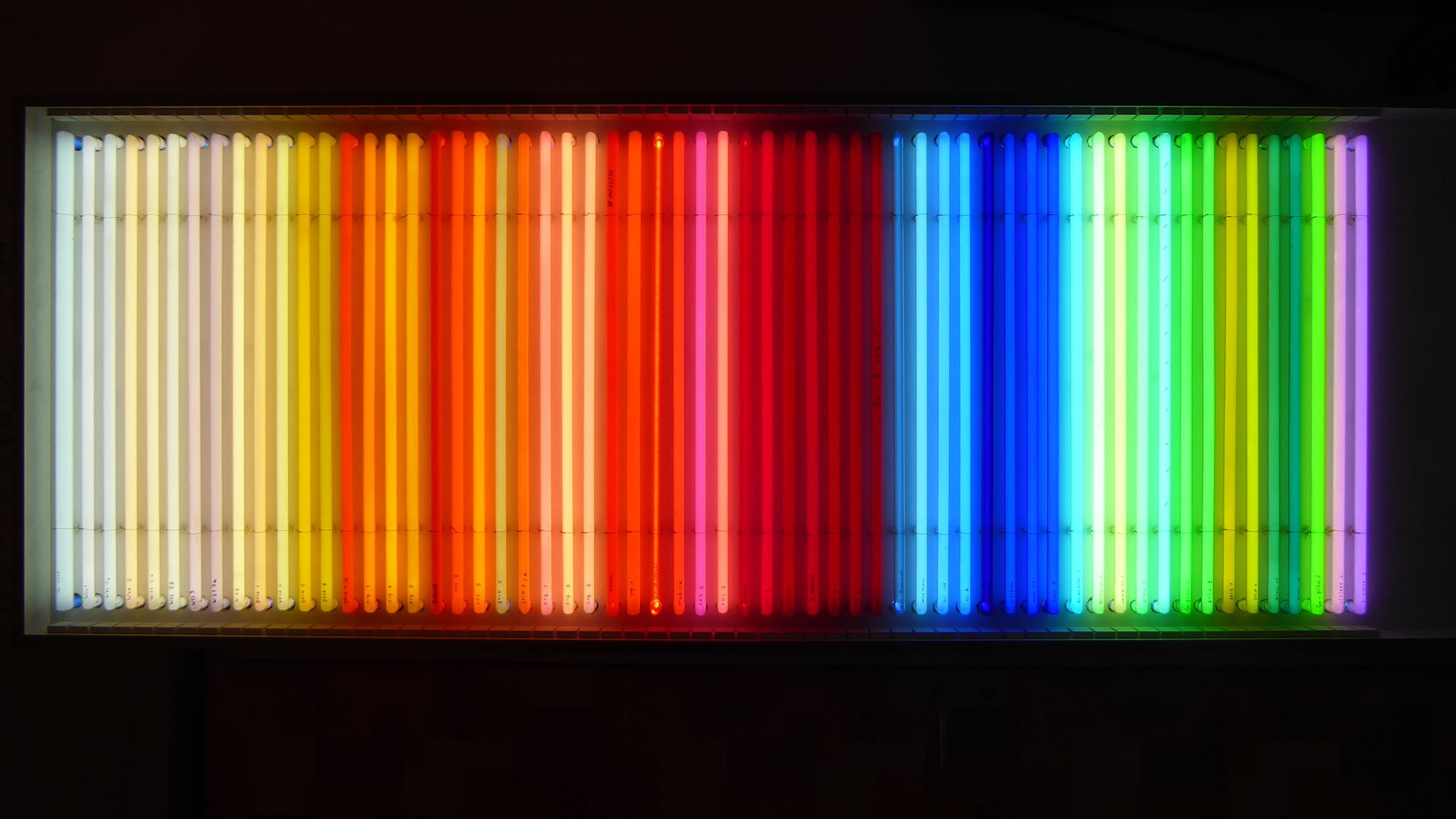 Neon Licht Farben // Neonjoecks Musterwand