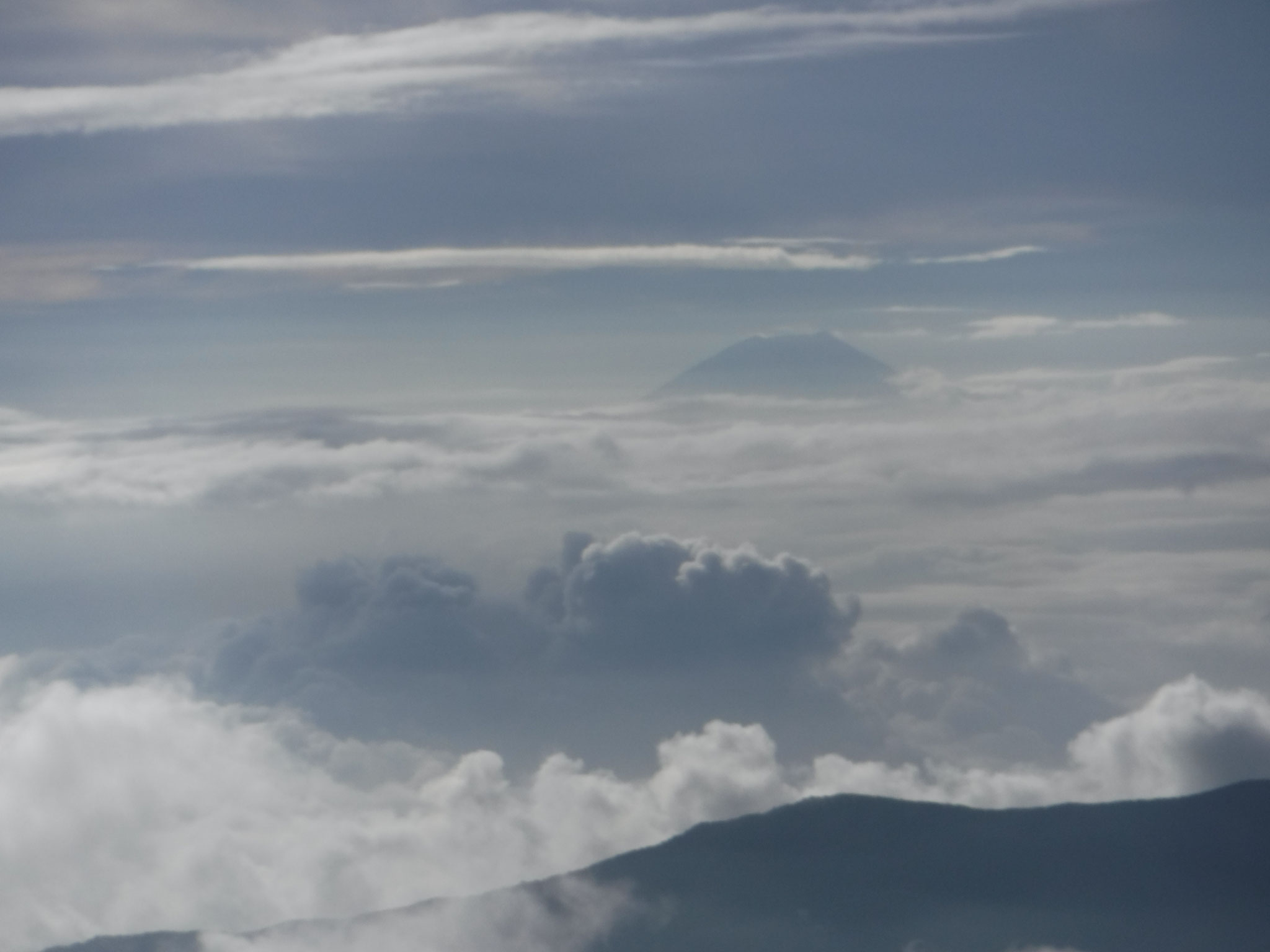 富士山周りの雲の変化は大きく、楽しい眺め
