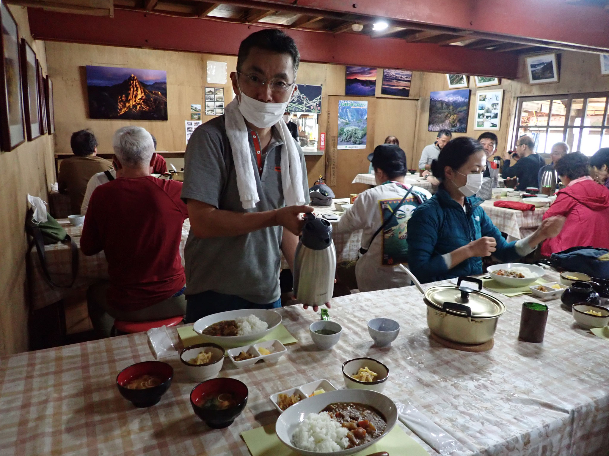 烏帽子小屋の夕飯、ご飯、味噌汁お代わりok