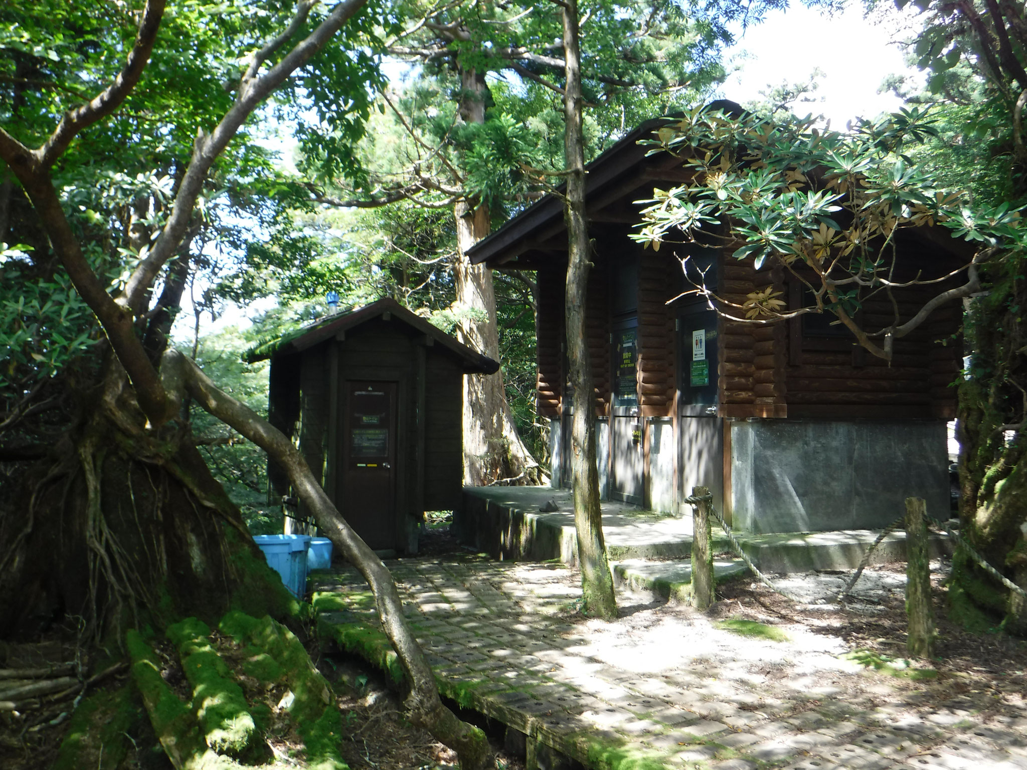 新高塚小屋