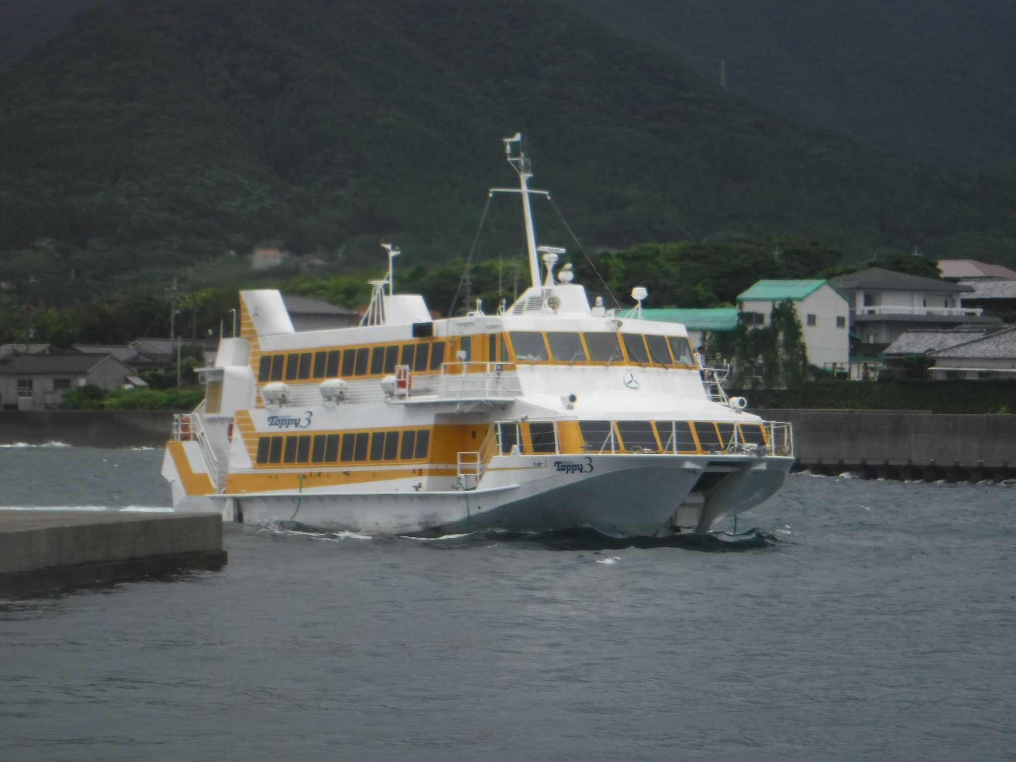 鹿児島からの高速船、シートベルト着用