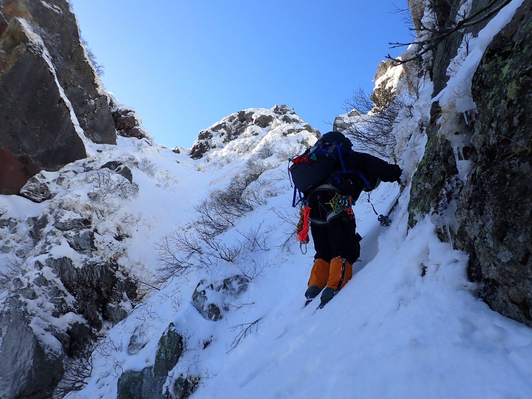 12:25　2530m　ロープを出した取りつき