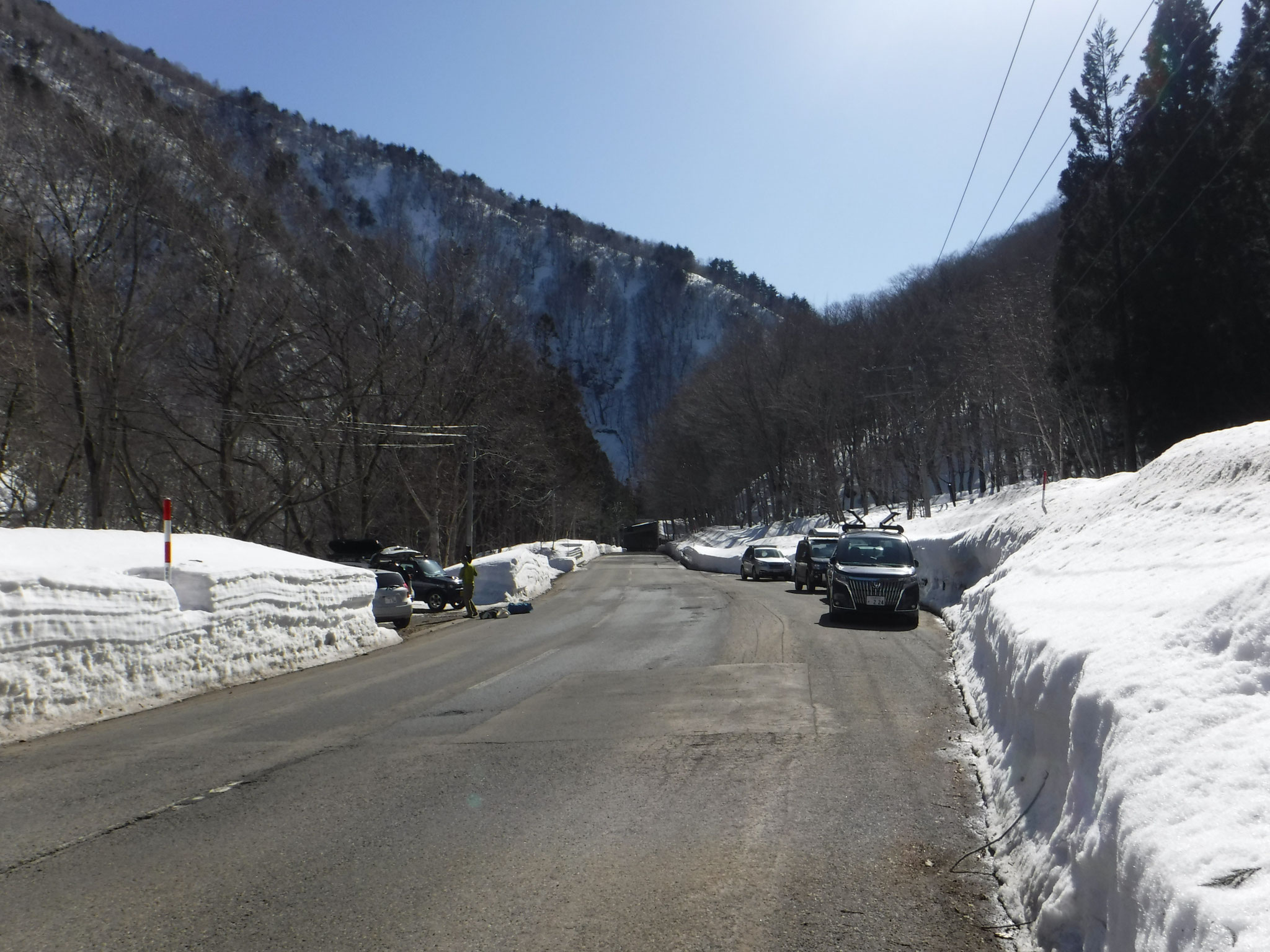 13:35　三岩岳登山口