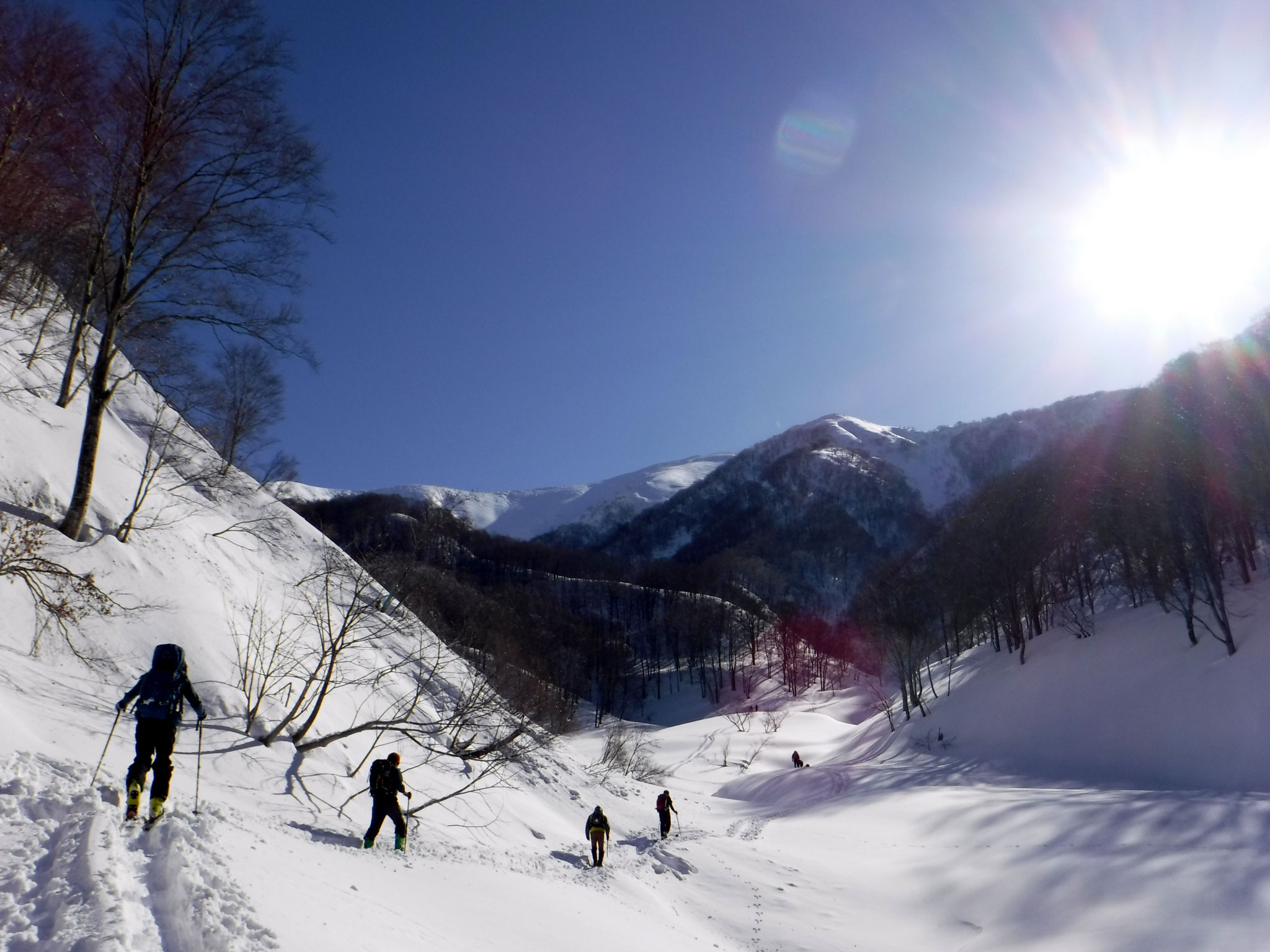 二番目の堰堤の先で、沢床へ降りる