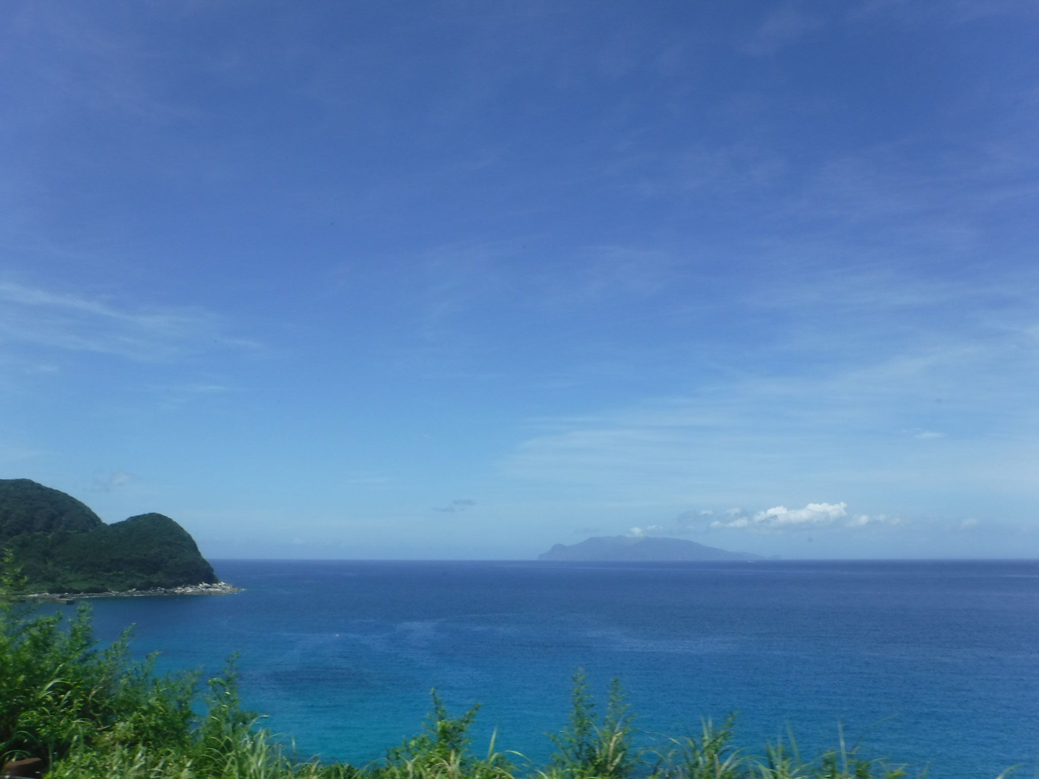 口永良部島を望む