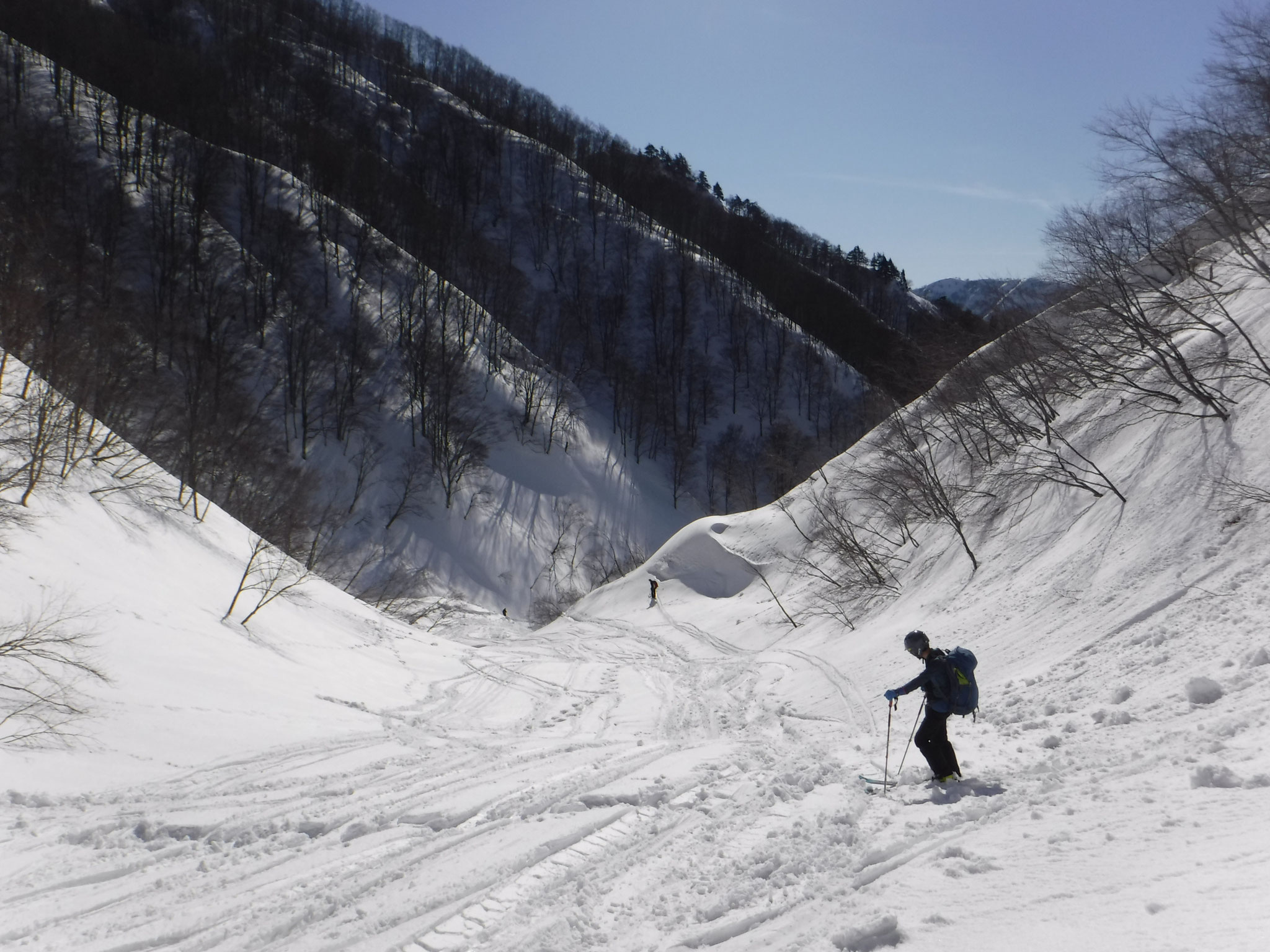 下部は雪が重くて滑り難い